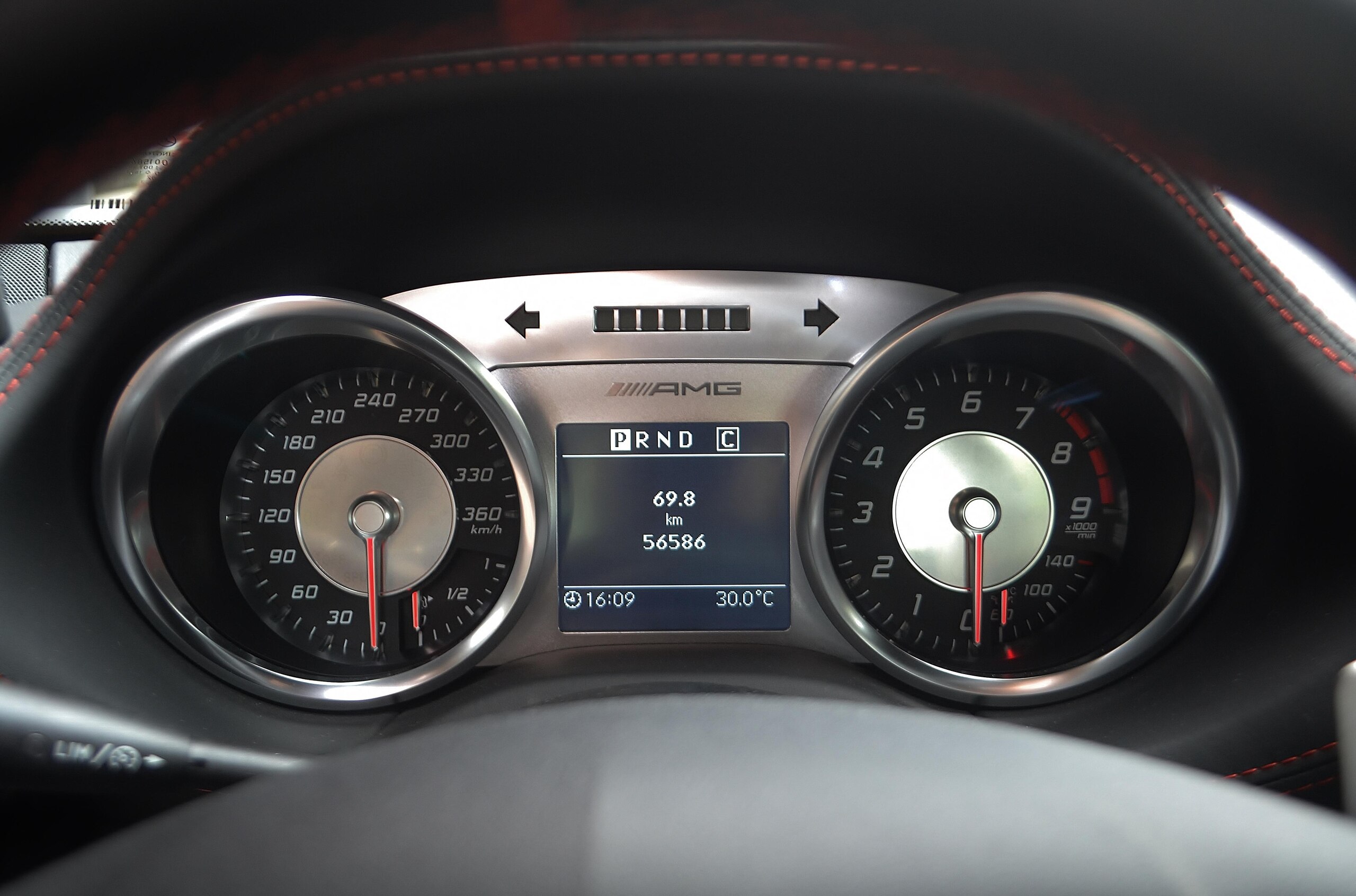 Mercedes Benz SLS AMG GT (photo: 9)