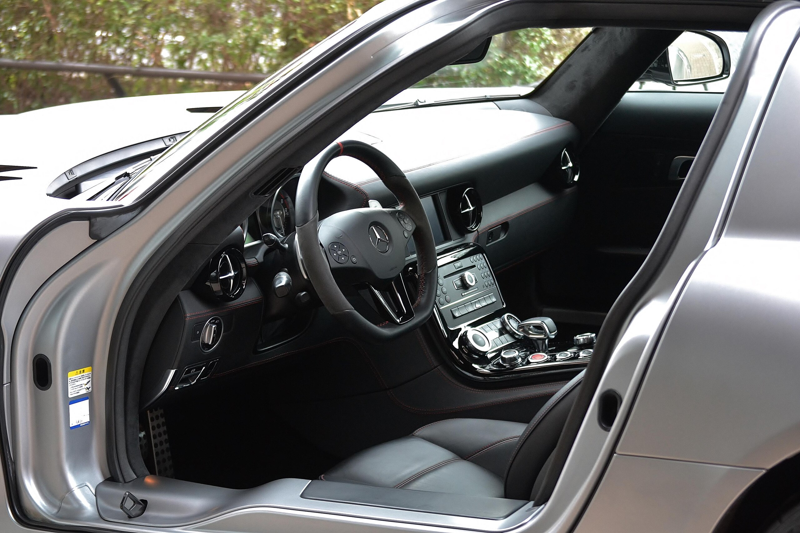 Mercedes Benz SLS AMG GT (photo: 6)