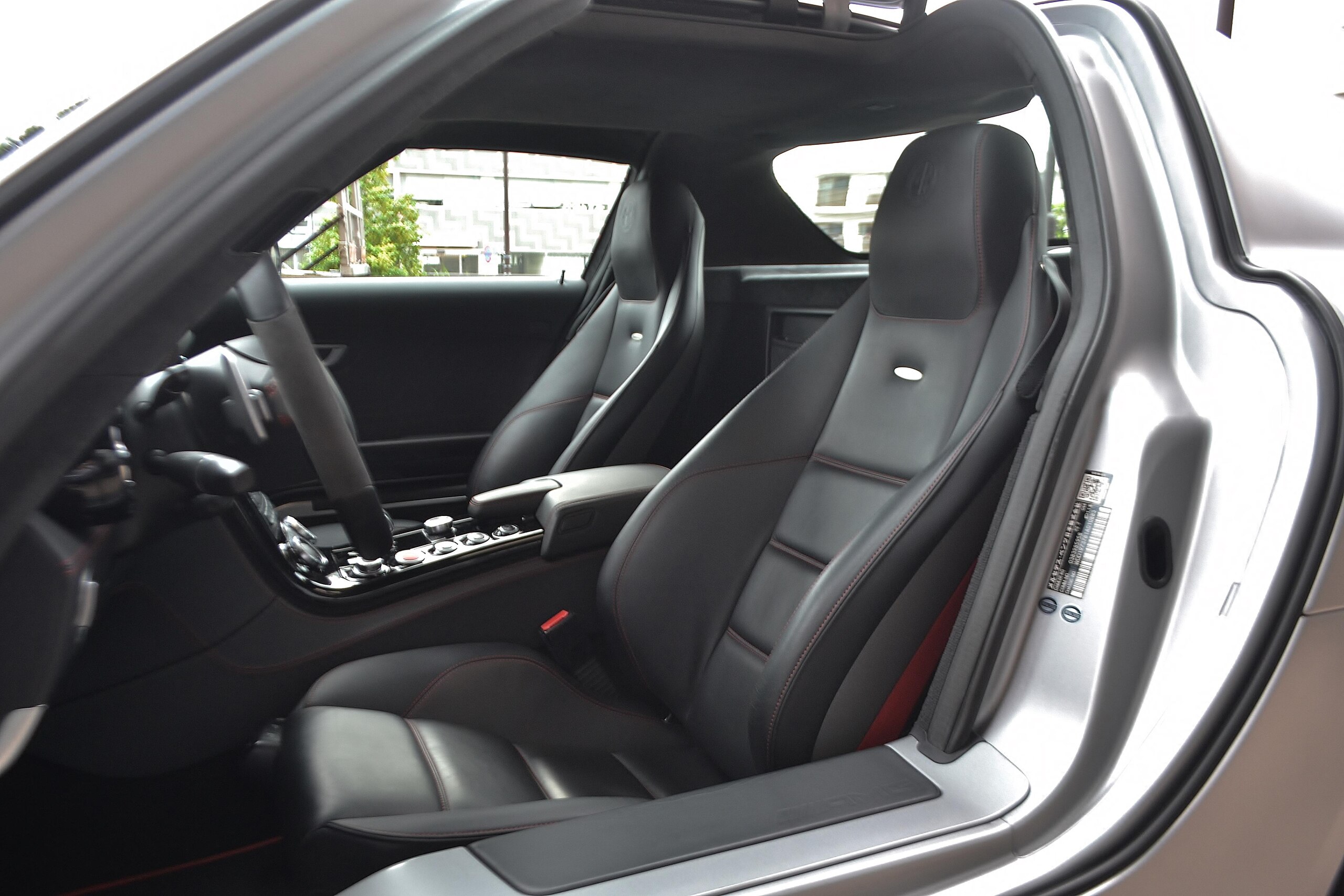 Mercedes Benz SLS AMG GT (photo: 7)