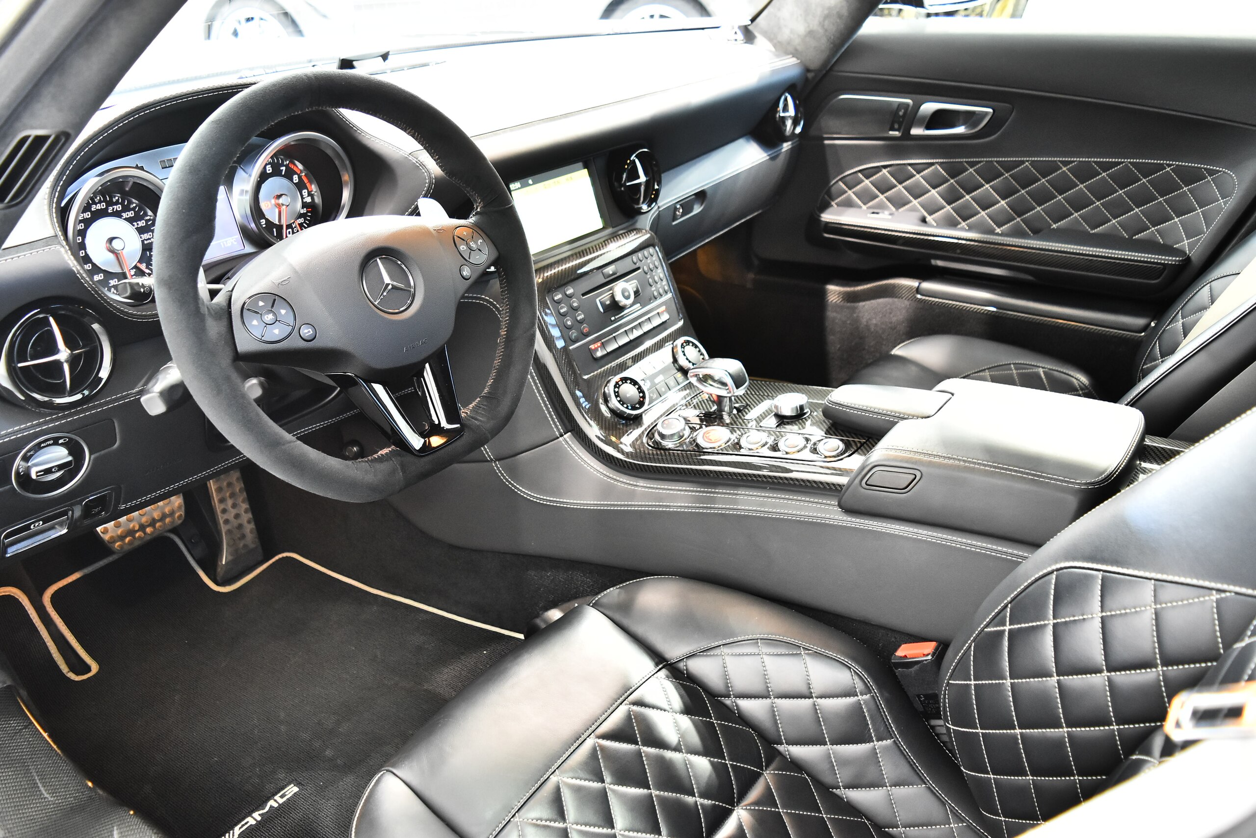 Mercedes Benz SLS AMG GT FINAL EDITION (photo: 7)