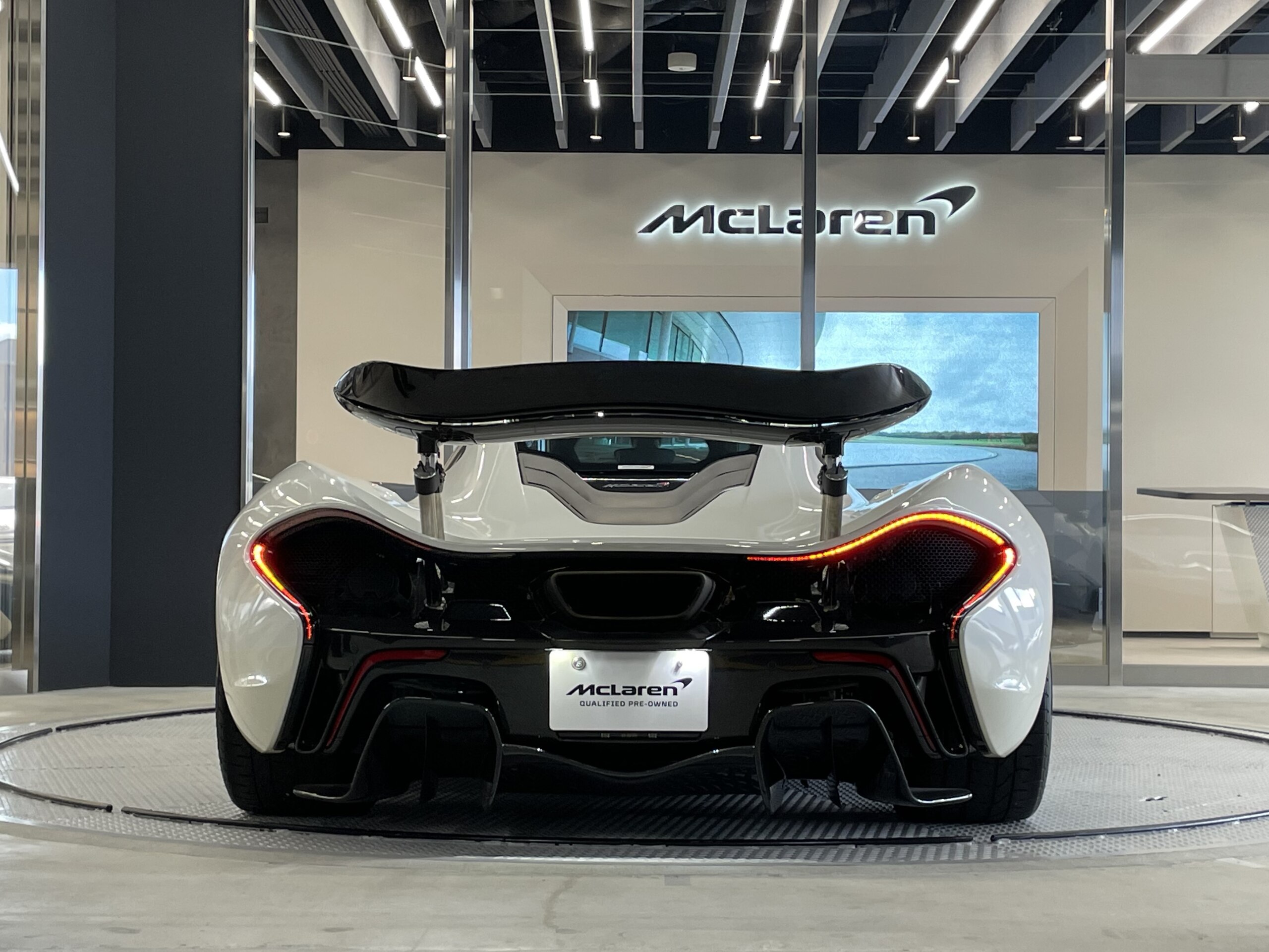 McLaren P1 Limited Edition (photo: 2)