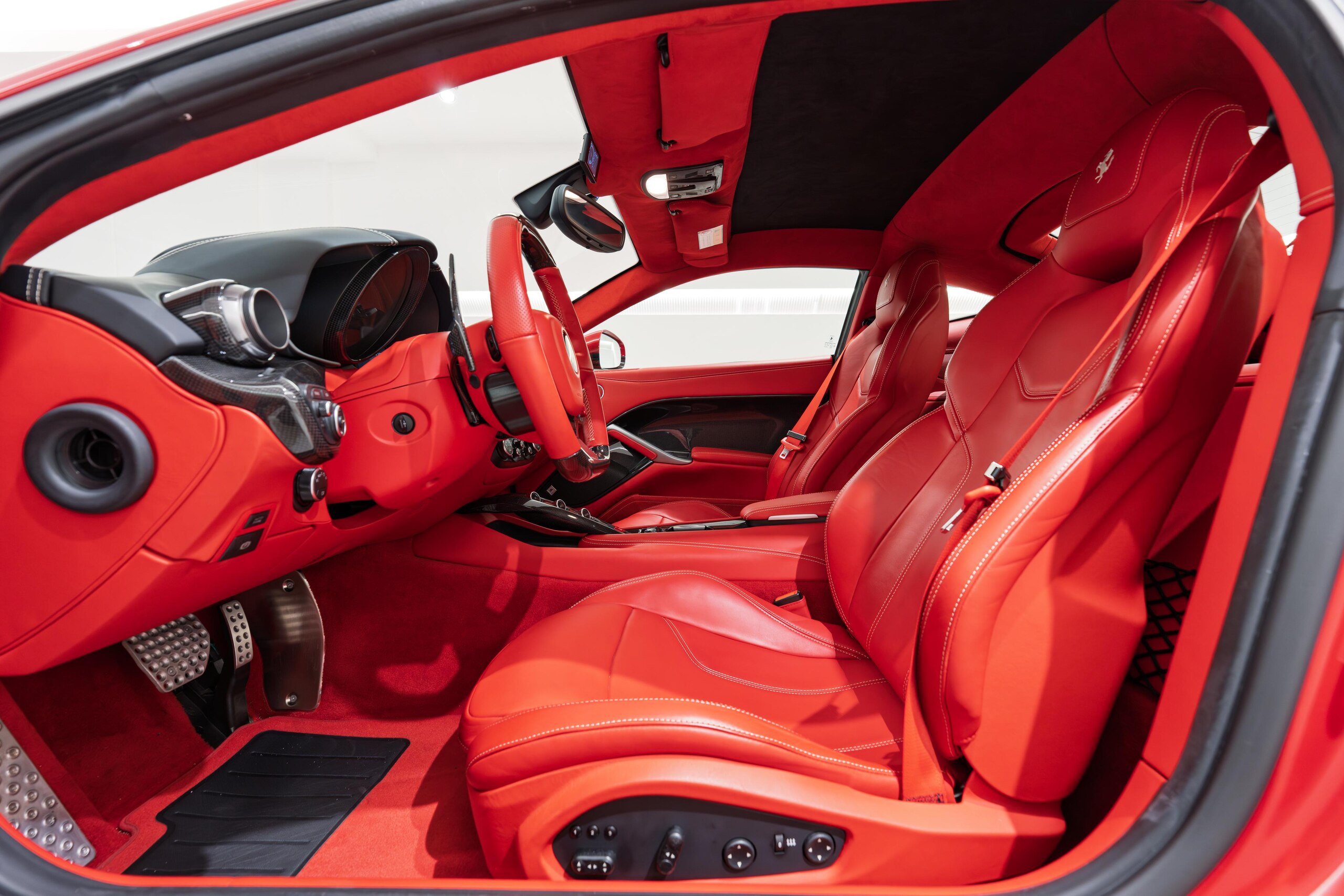 Ferrari F12 Berlinetta (photo: 4)