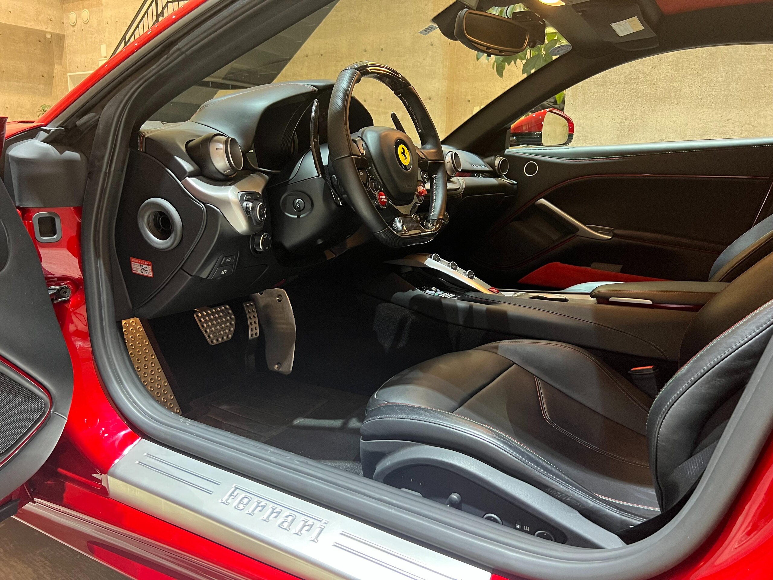 Ferrari F12 Berlinetta (photo: 4)
