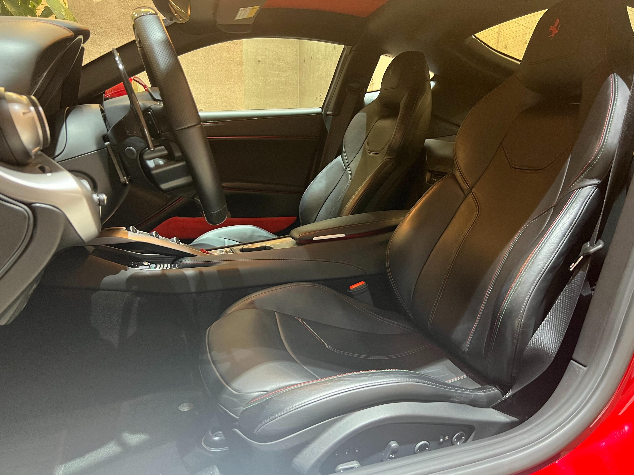 Ferrari F12 Berlinetta (photo: 5)