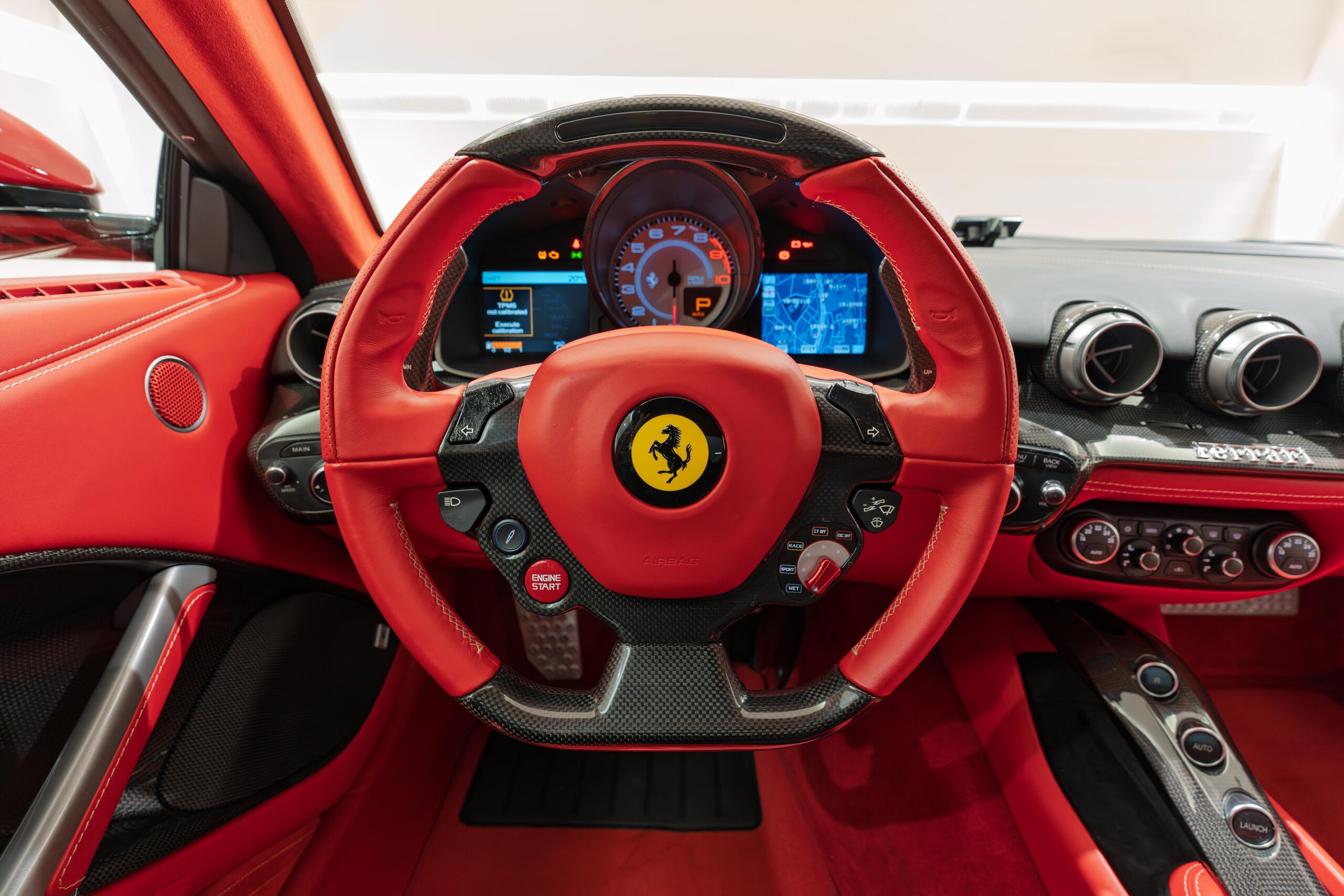 Ferrari F12 Berlinetta (photo: 6)