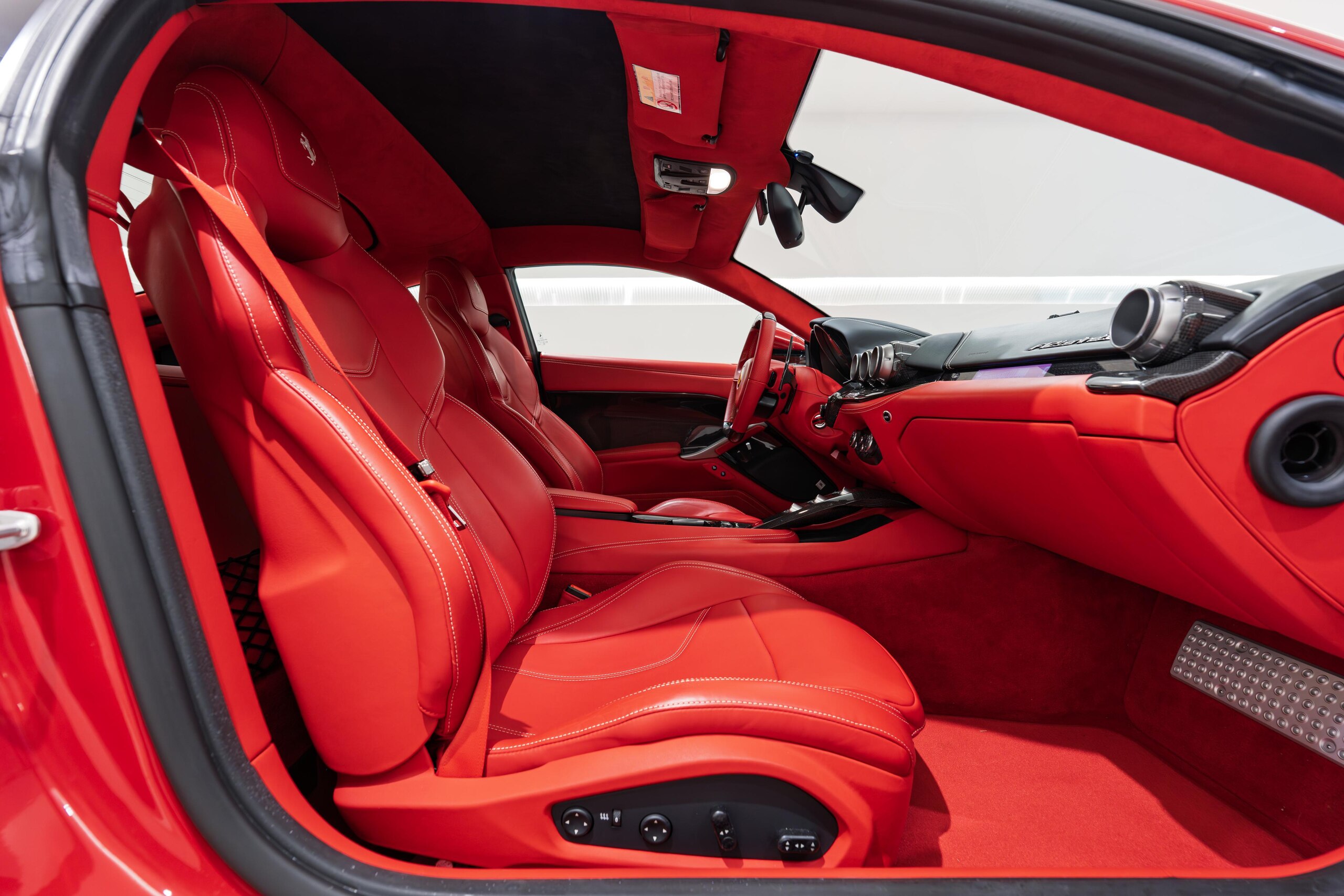 Ferrari F12 Berlinetta (photo: 12)