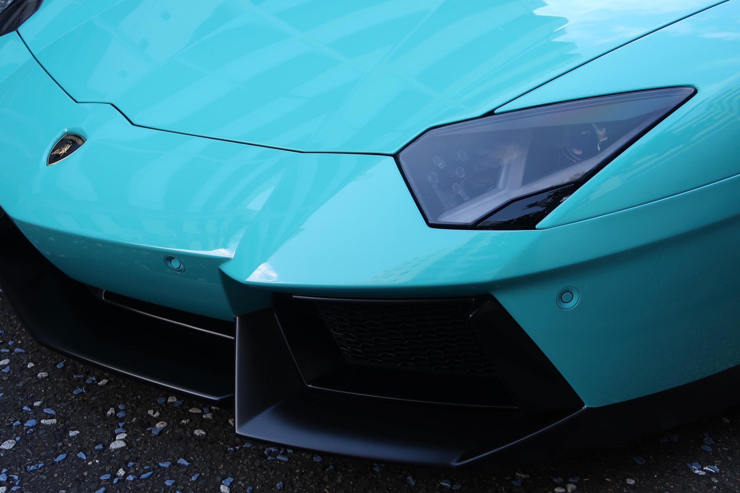 Lamborghini Aventador LP700-4 (photo: 16)