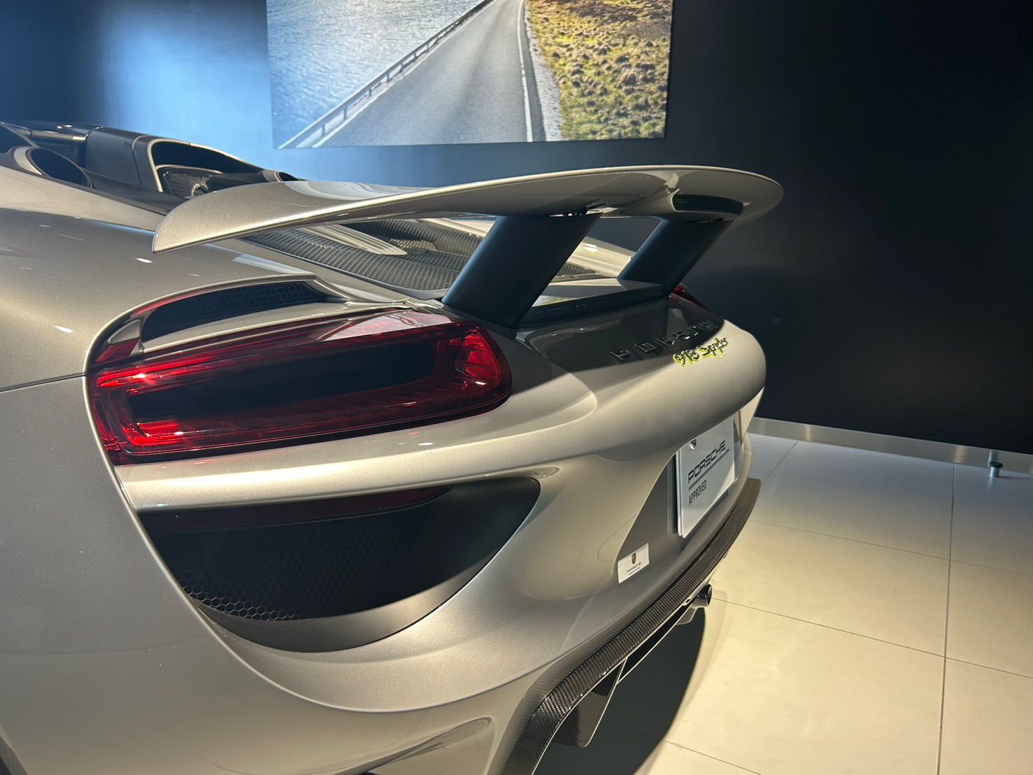 Porsche 918 Spyder (photo: 2)