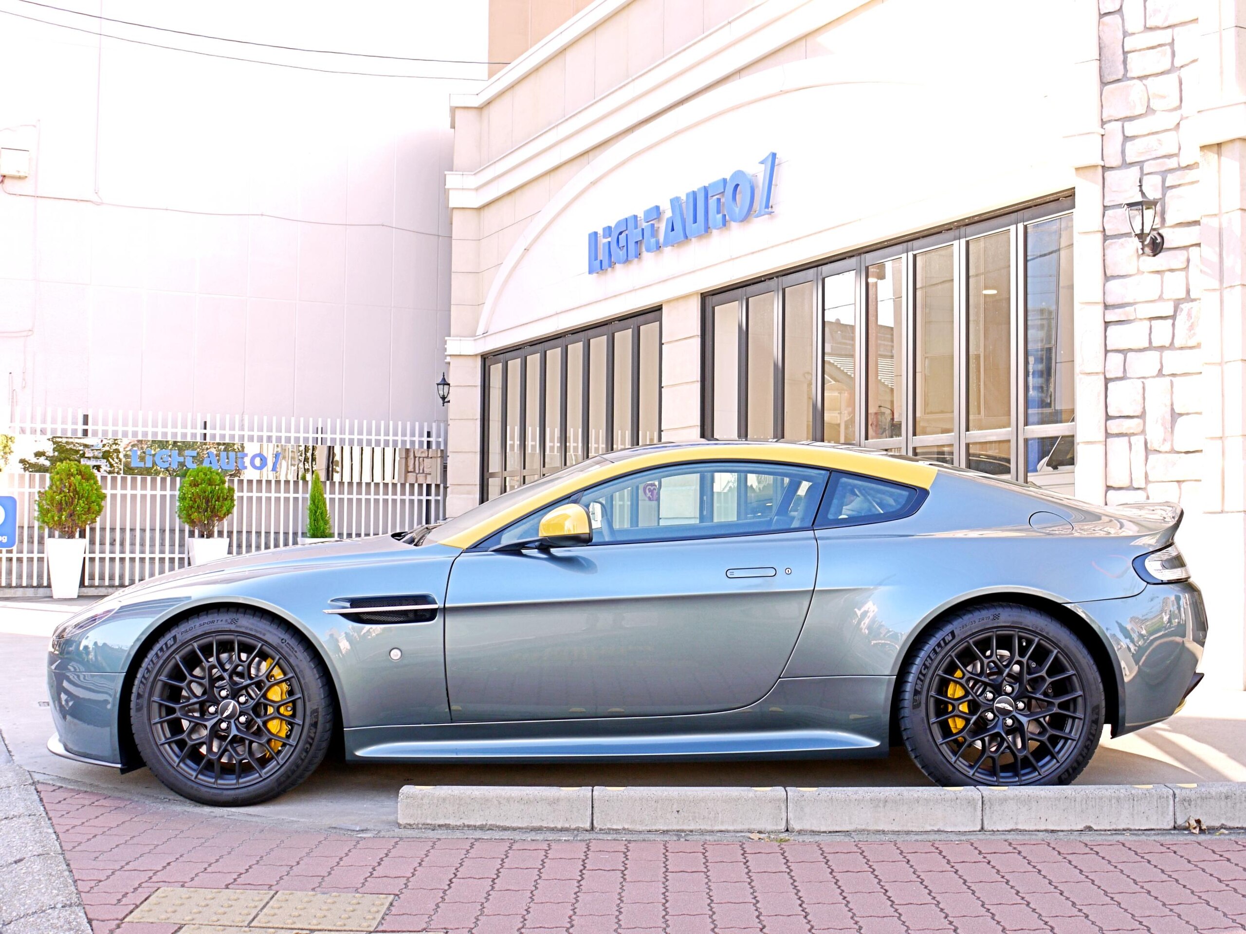 Aston Martin V8 Vantage N430 (photo: 4)