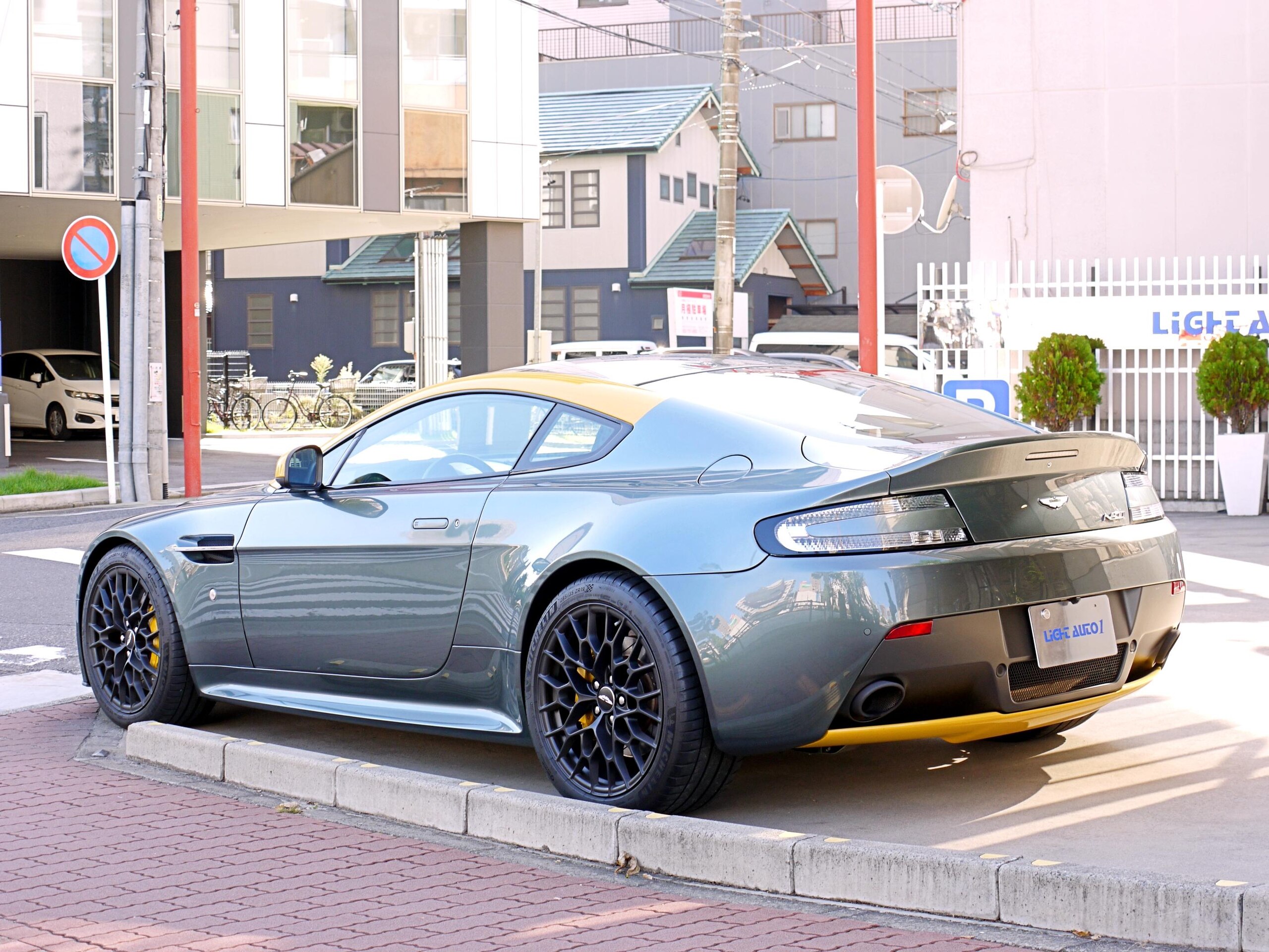 Aston Martin V8 Vantage N430 (photo: 3)