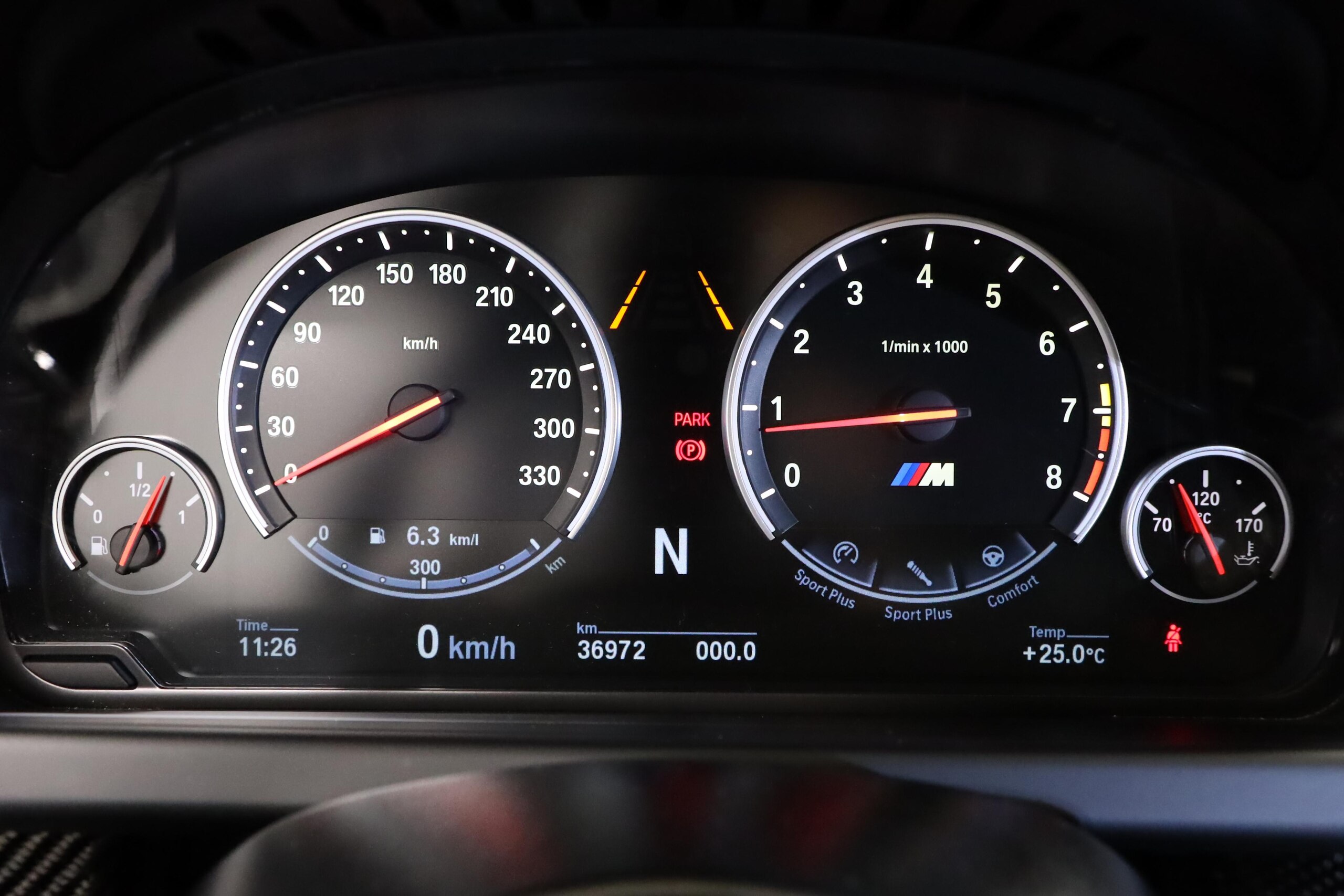 BMW M6 Competition (photo: 16)