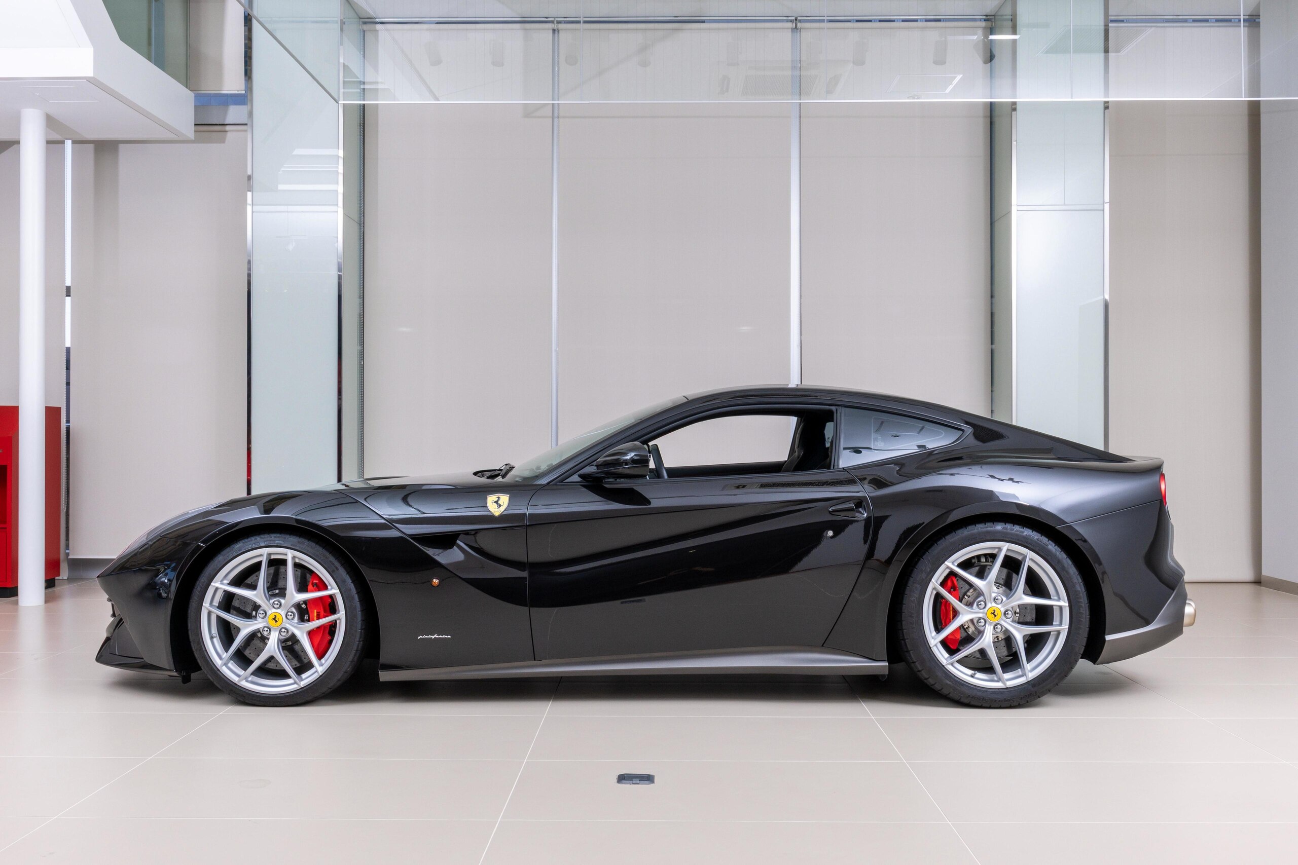 Ferrari F12 Berlinetta (photo: 7)