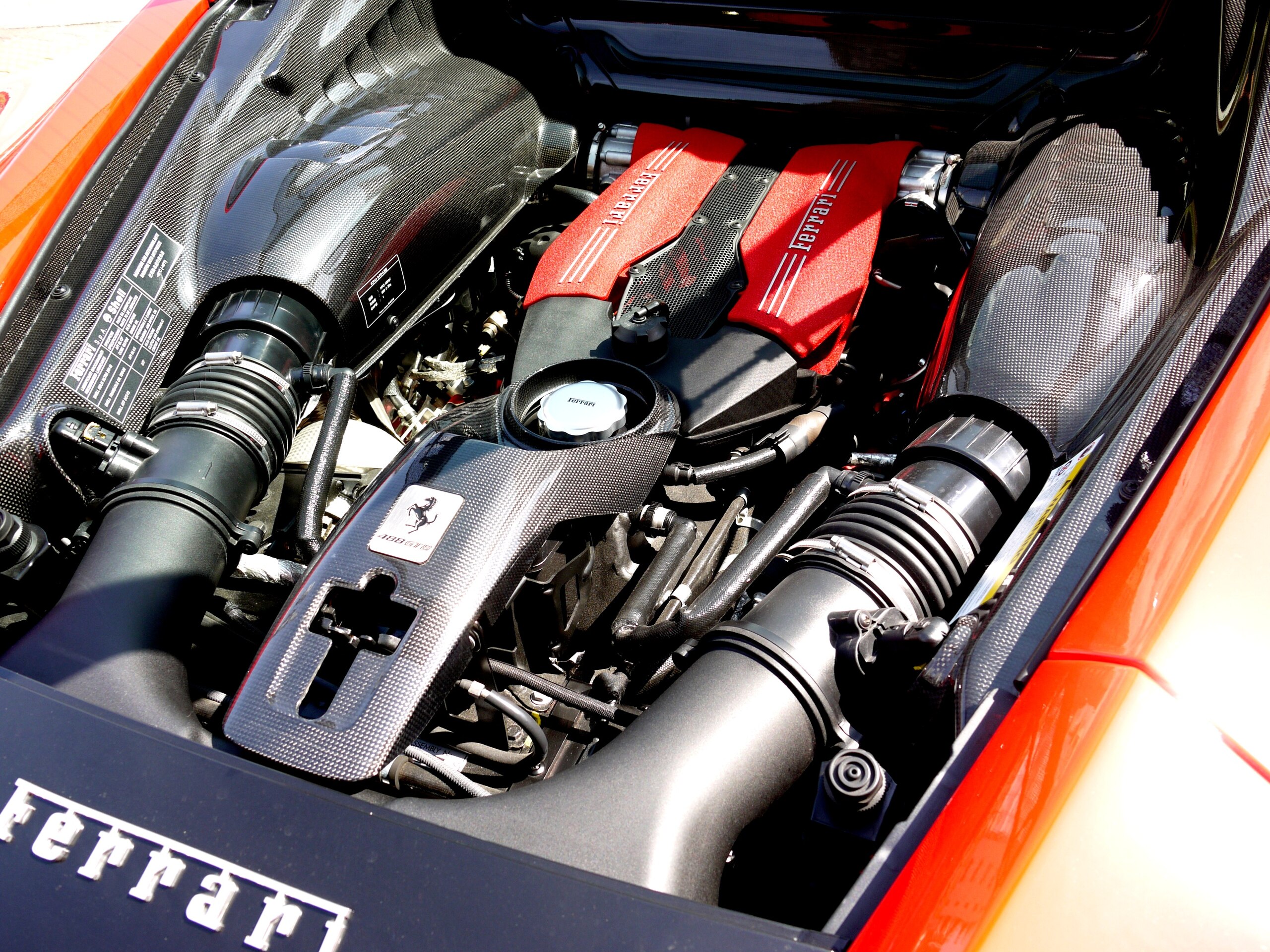 Ferrari 488GTB (photo: 9)