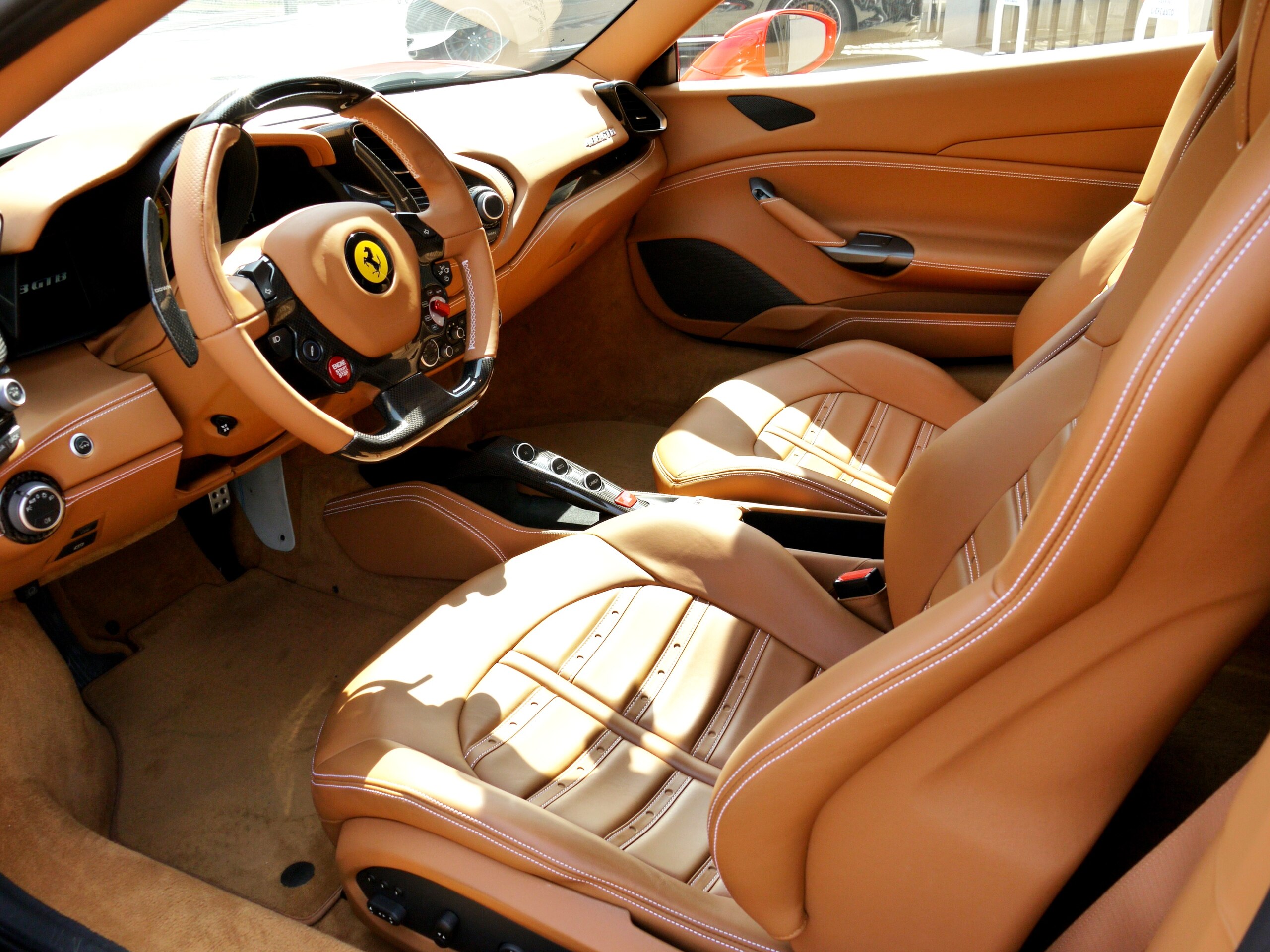 Ferrari 488GTB (photo: 5)