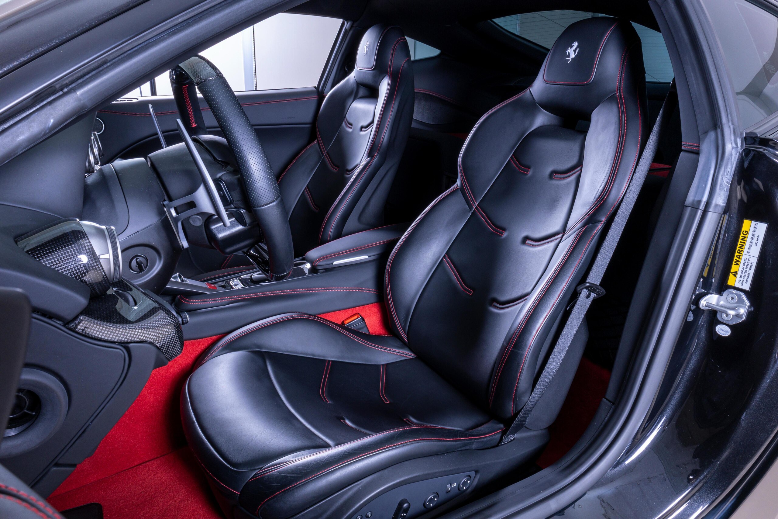 Ferrari F12 Berlinetta (photo: 8)