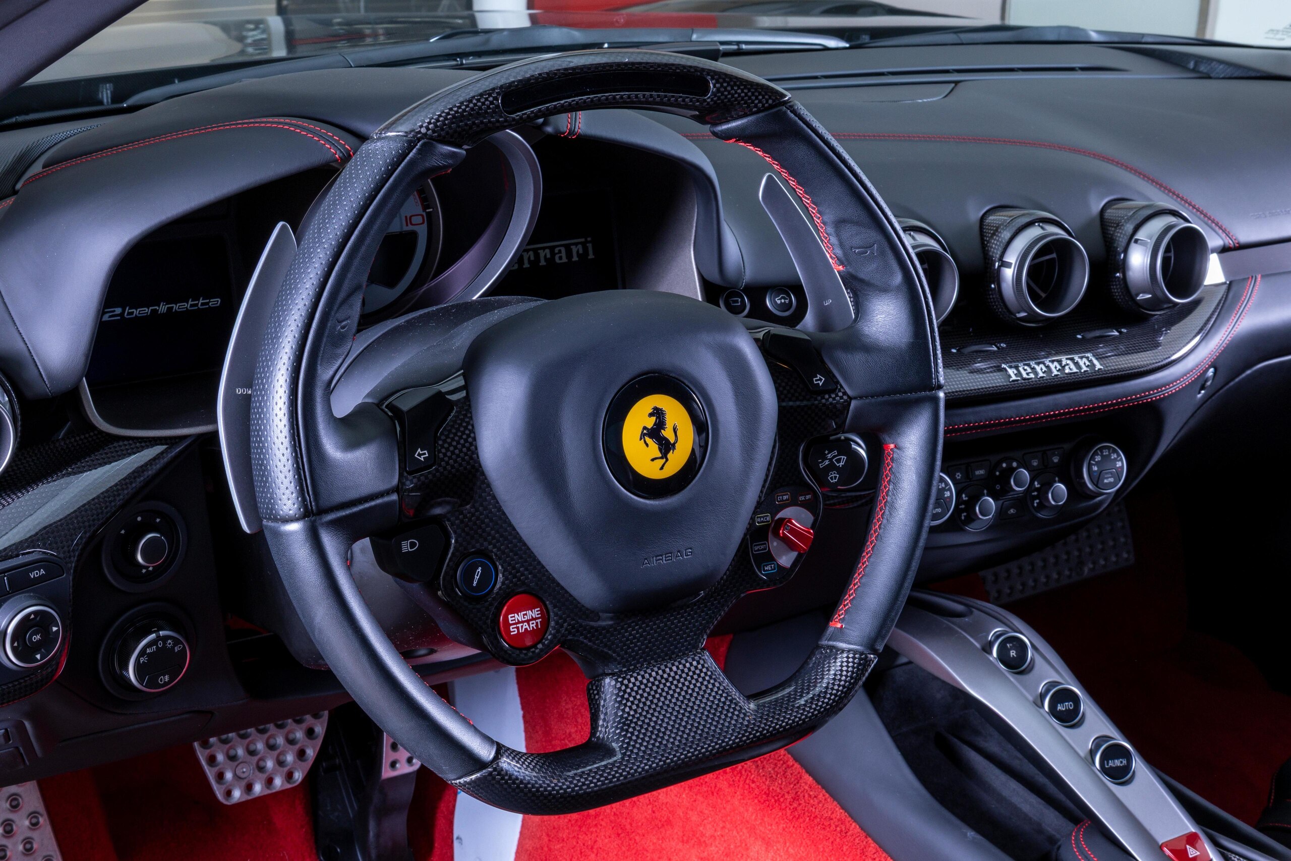 Ferrari F12 Berlinetta (photo: 9)