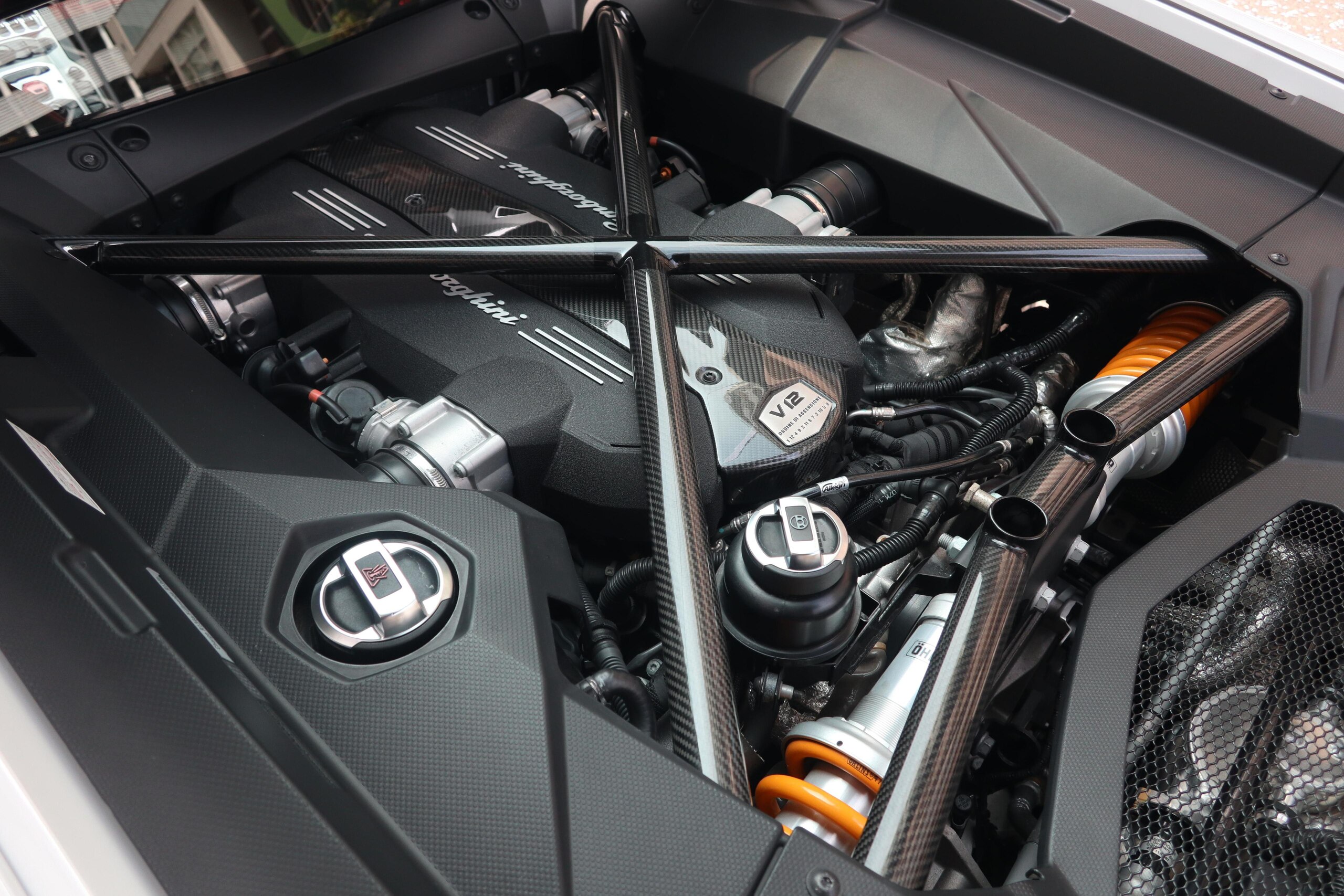 Lamborghini Aventador LP700-4 (photo: 12)