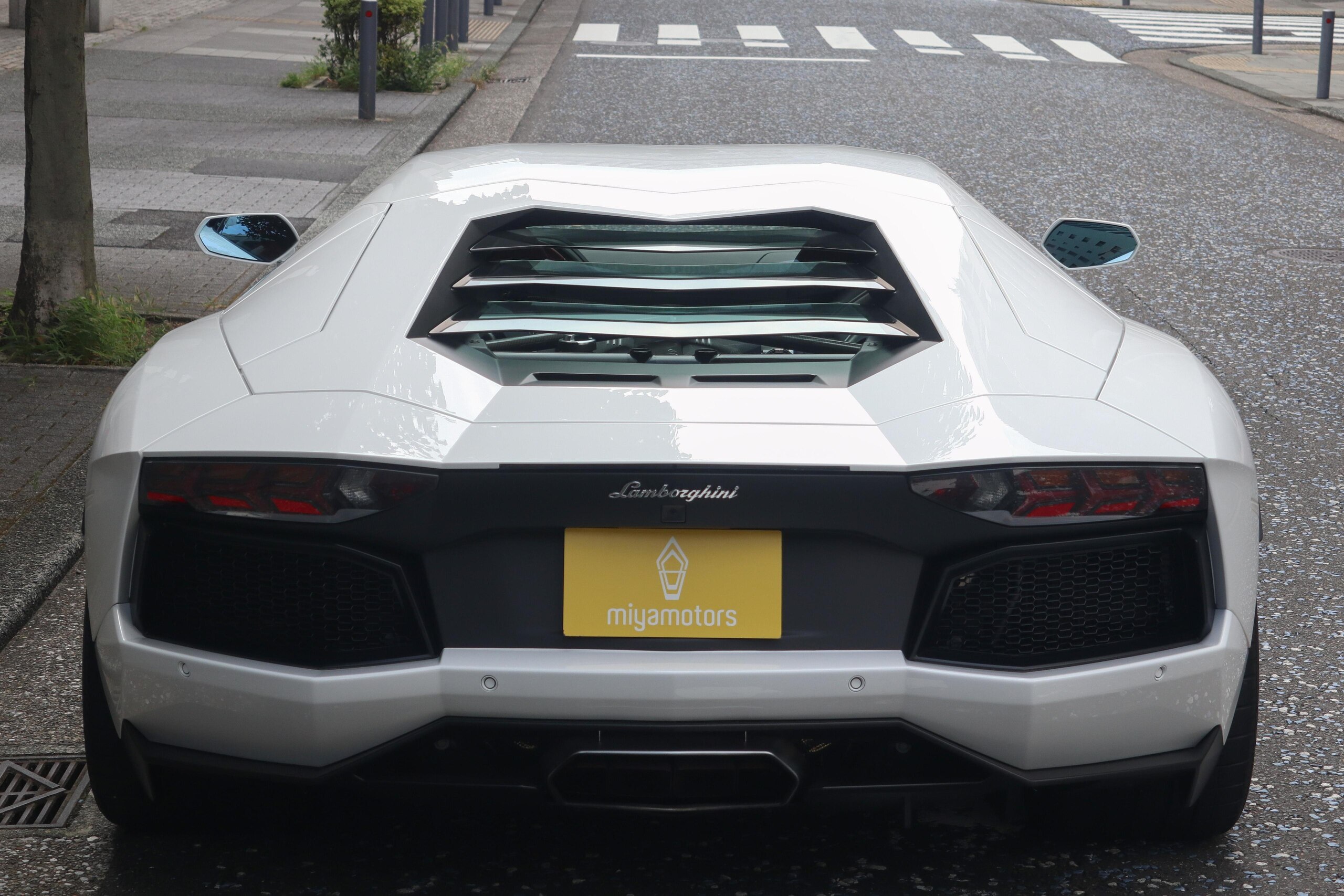 Lamborghini Aventador LP700-4 (photo: 3)