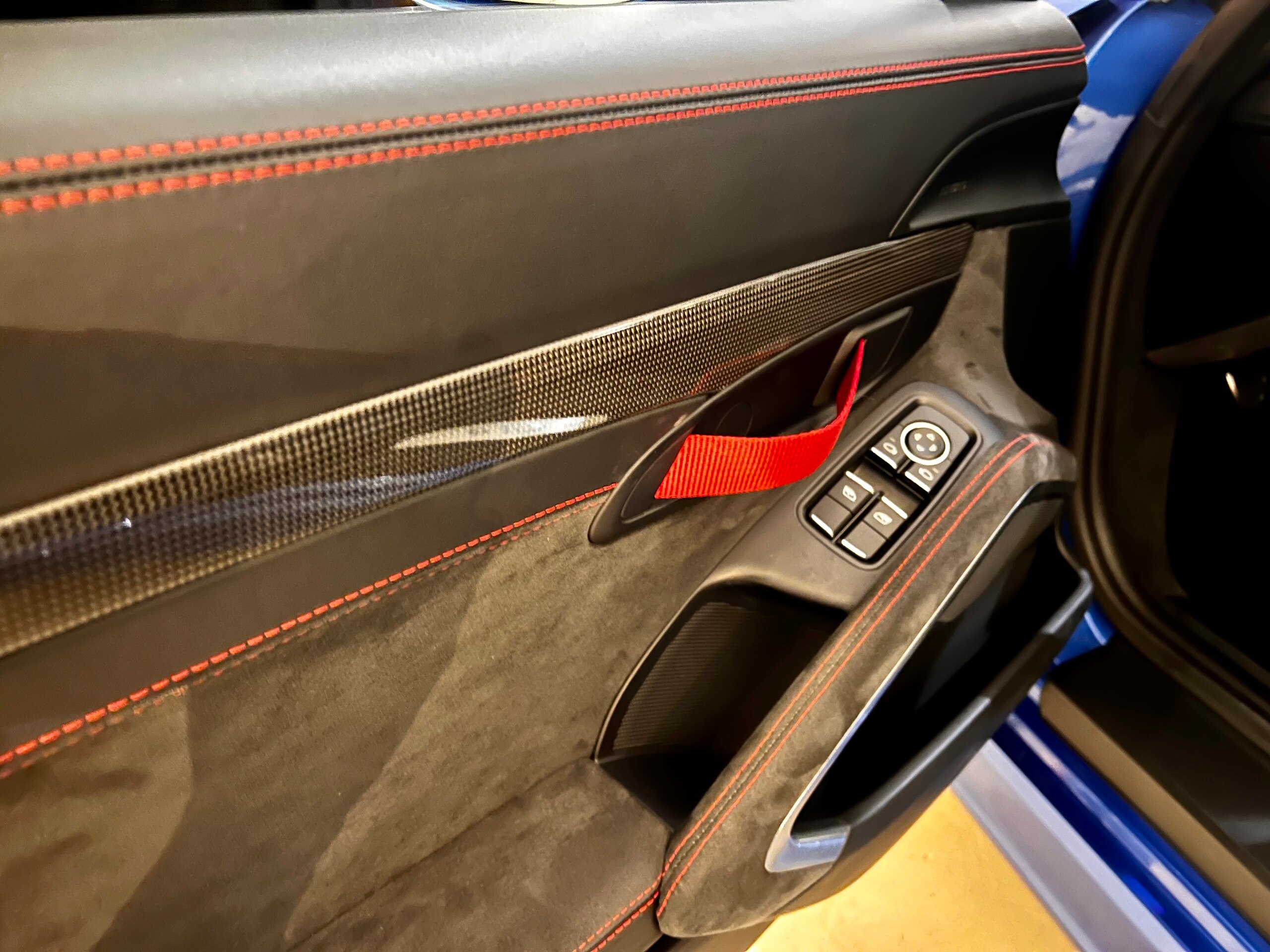 Porsche Cayman GT4 (photo: 14)
