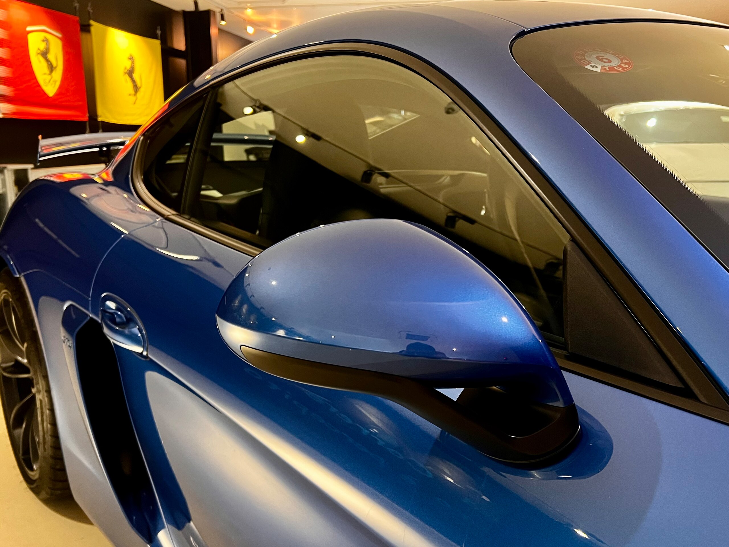 Porsche Cayman GT4 (photo: 7)