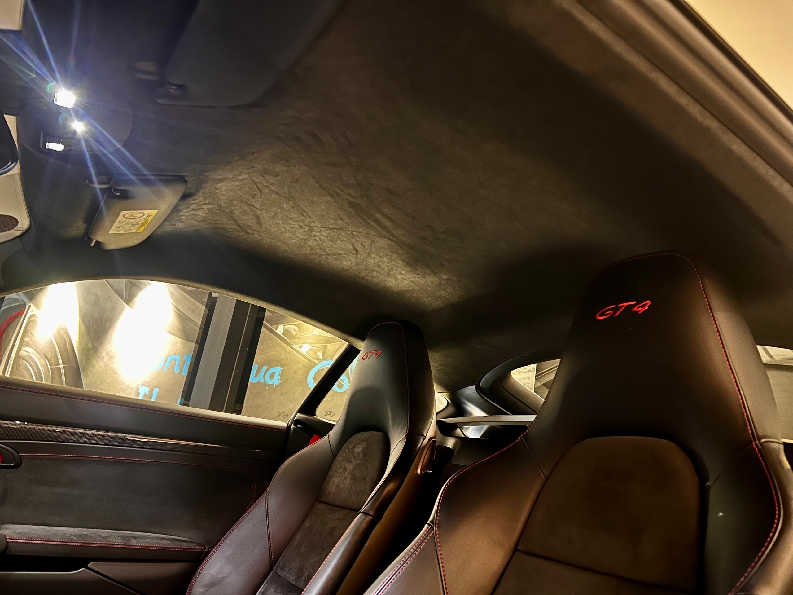 Porsche Cayman GT4 (photo: 13)