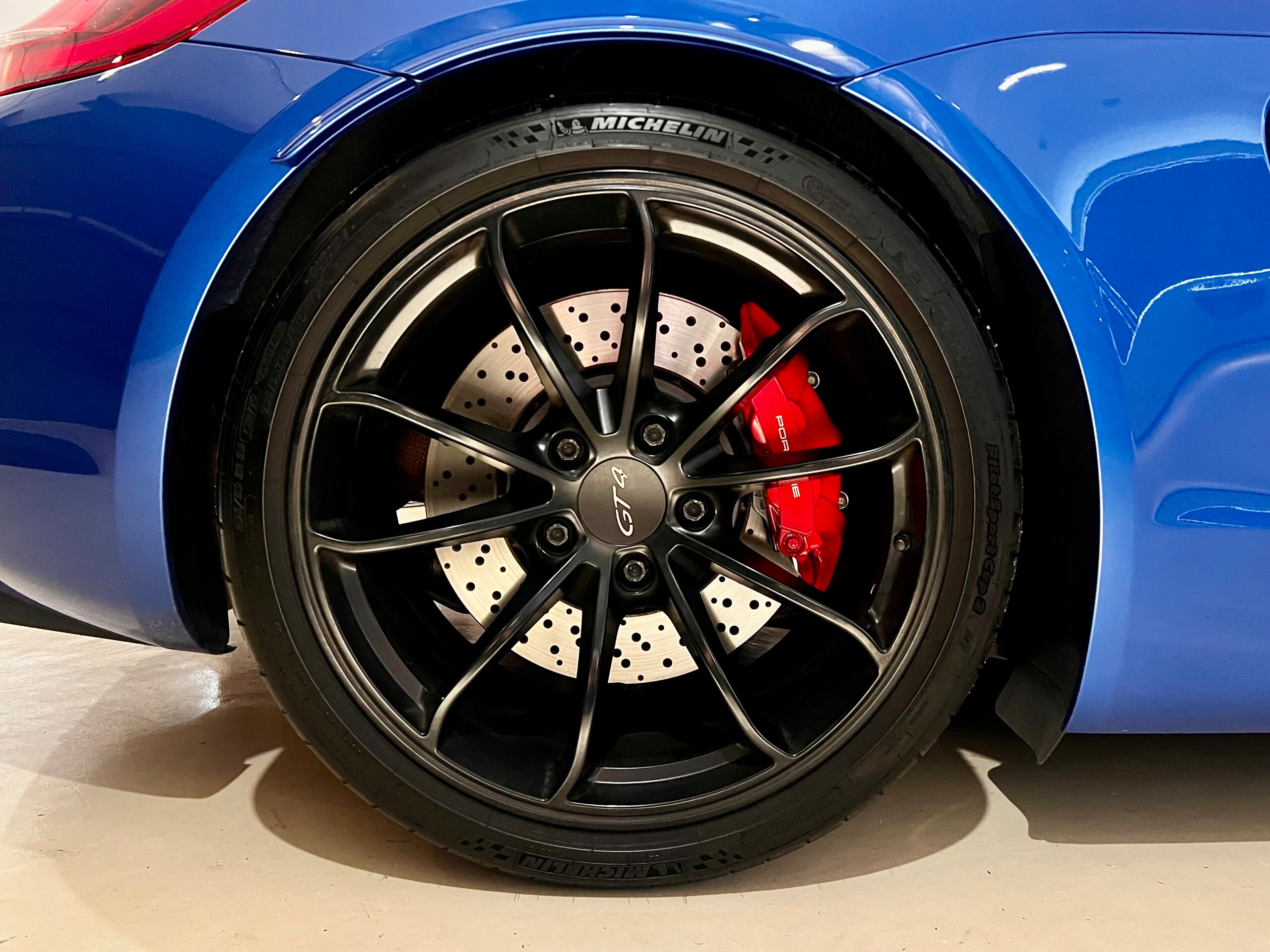 Porsche Cayman GT4 (photo: 20)
