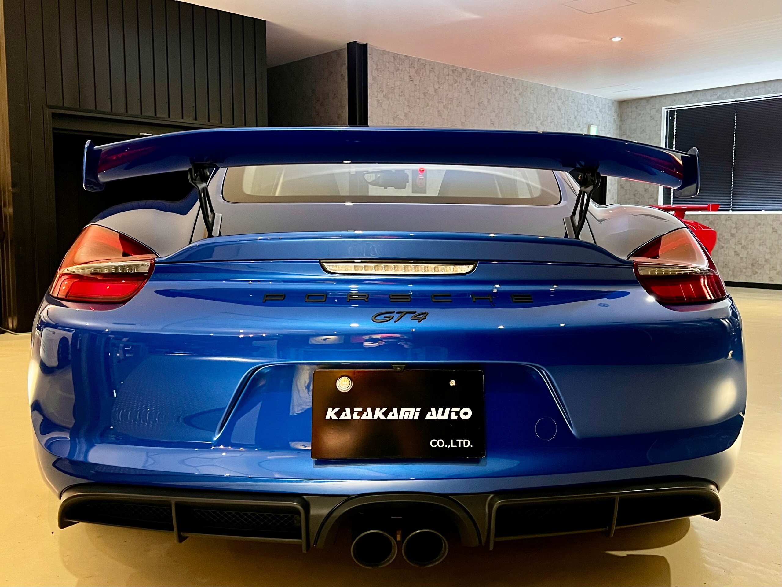Porsche Cayman GT4 (photo: 3)
