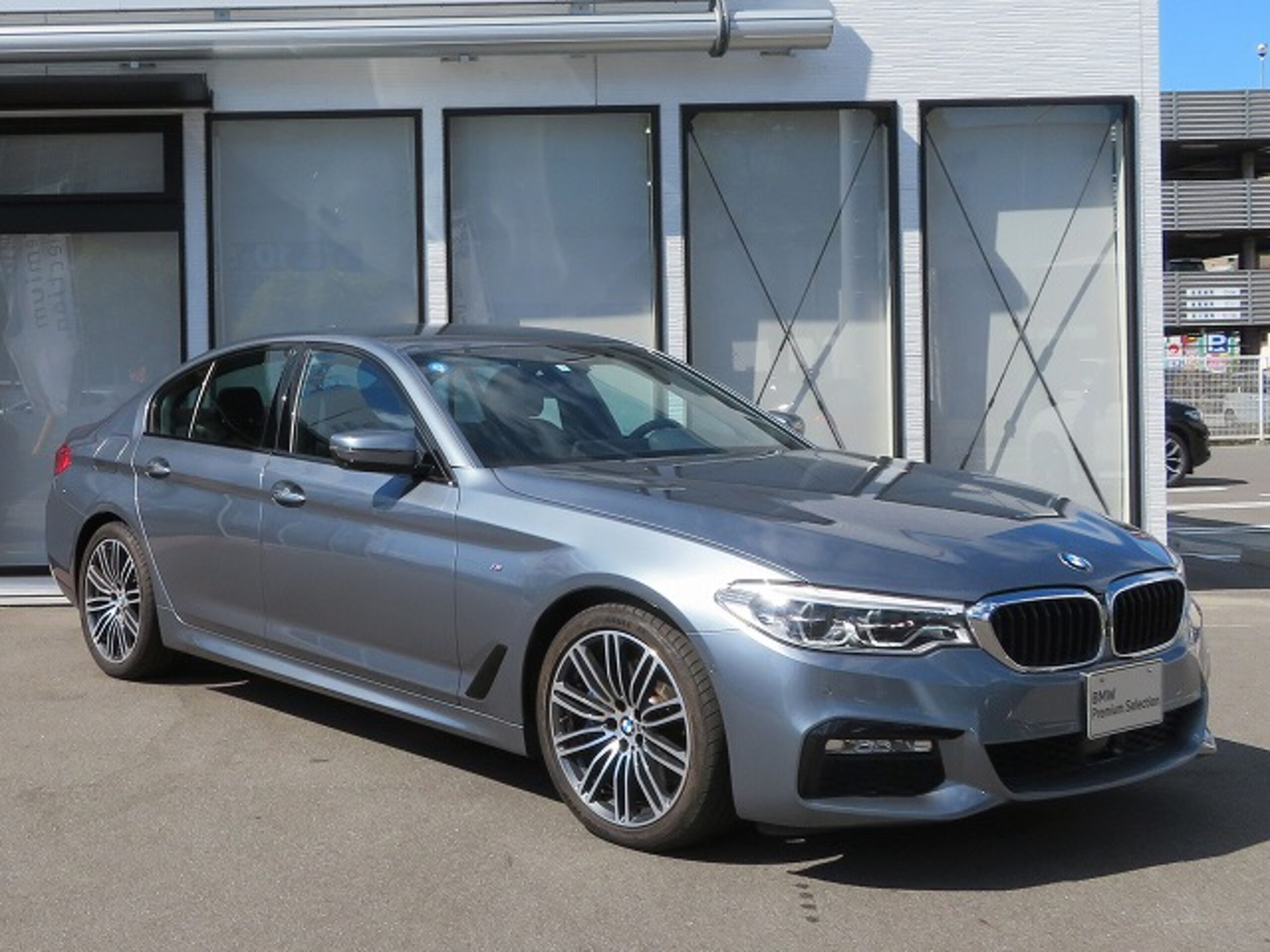 BMW 530i M Sport (photo: 2)