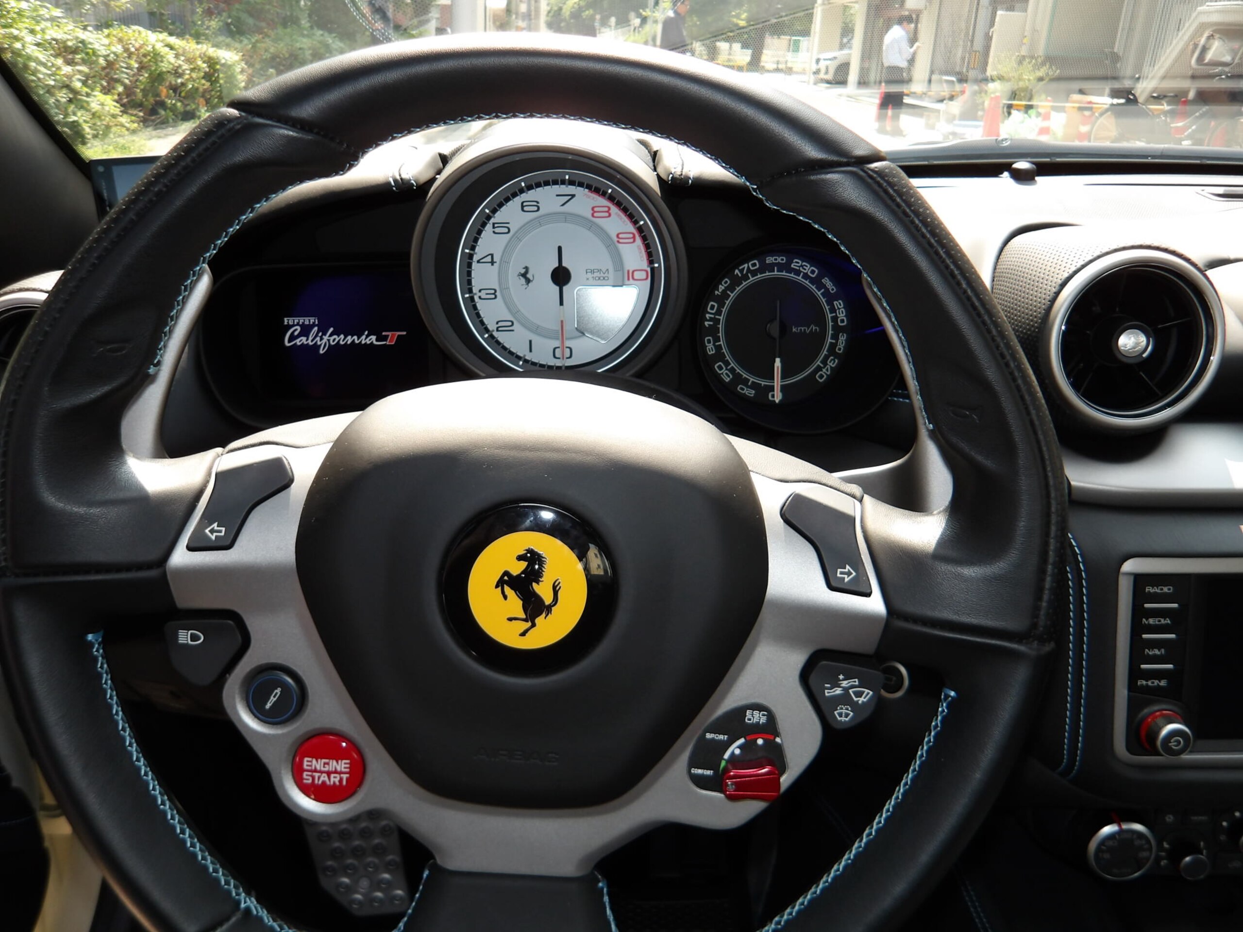 Ferrari California T 70th Anniversary Tailor Made Collection (photo: 9)
