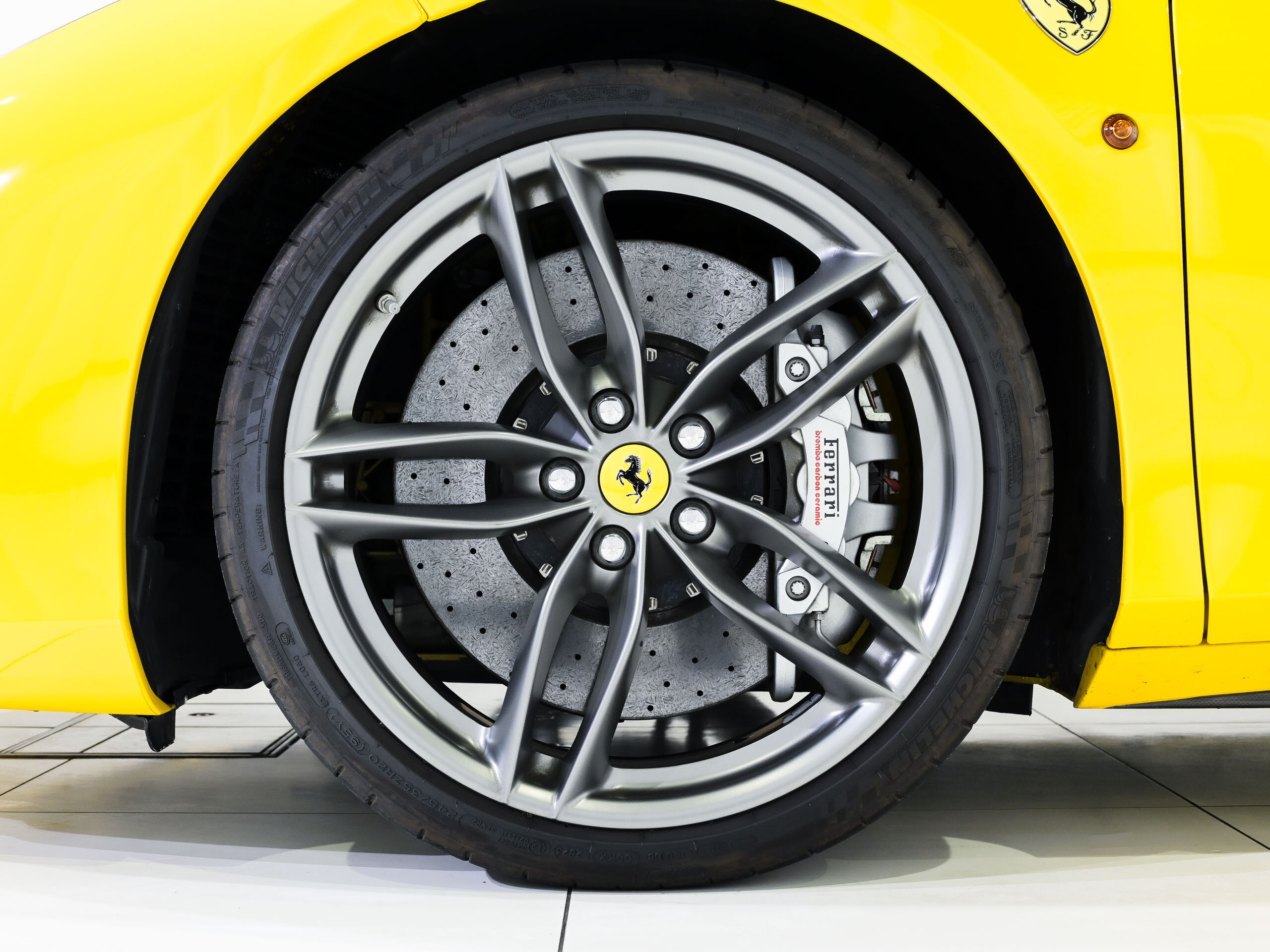 Ferrari 488GTB (photo: 13)