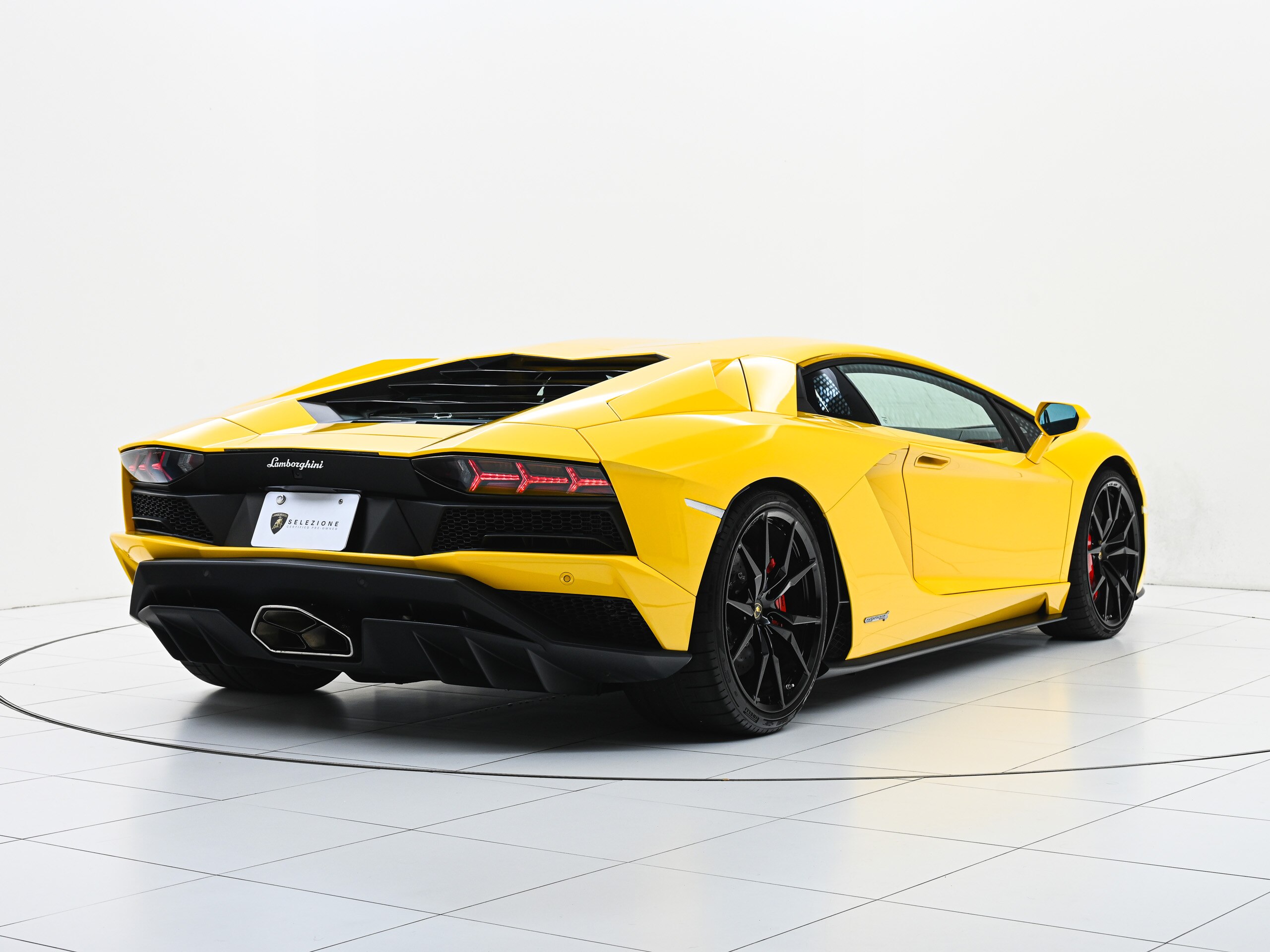 Lamborghini Aventador S (photo: 4)