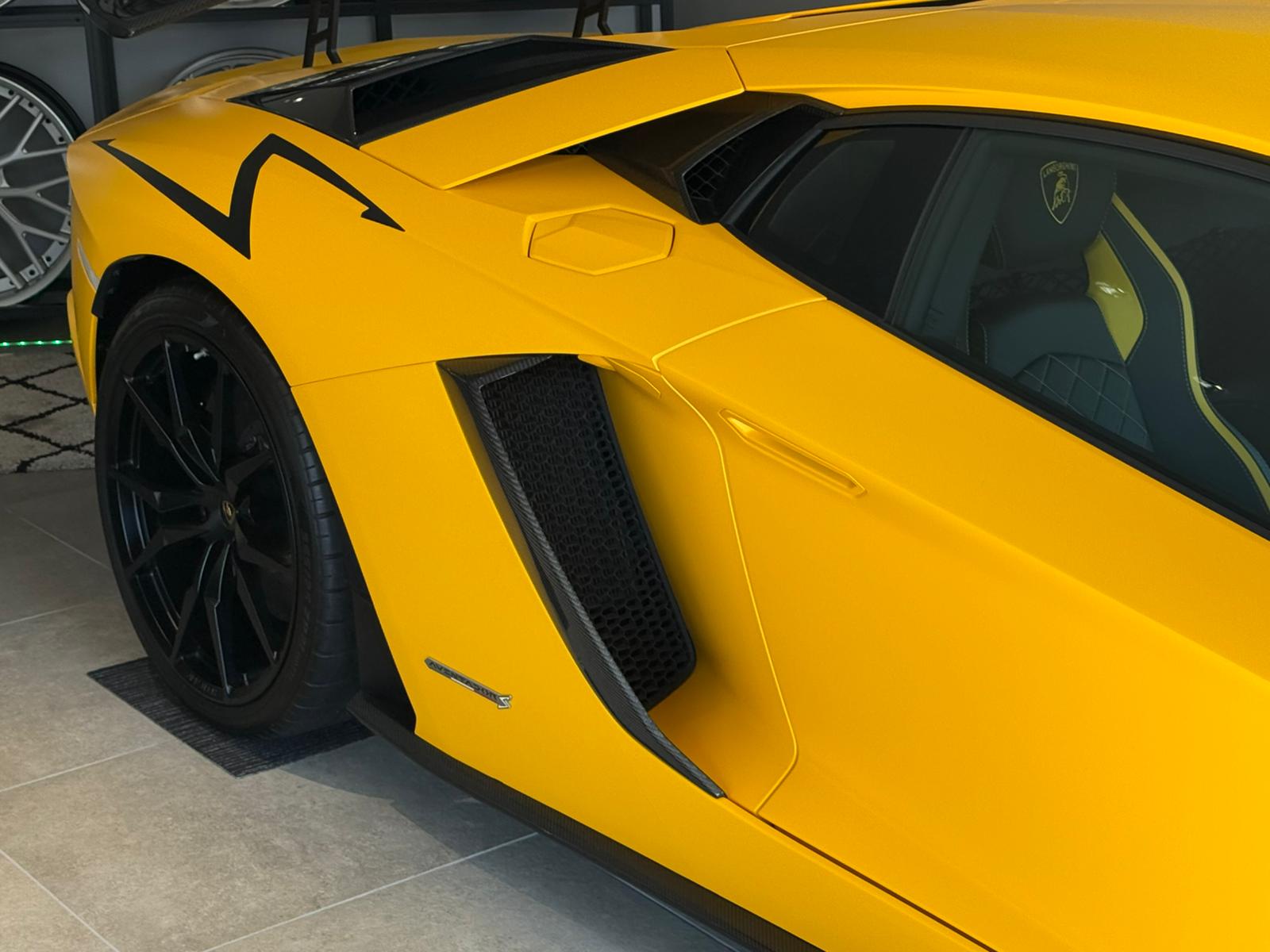 Lamborghini Aventador S (photo: 6)