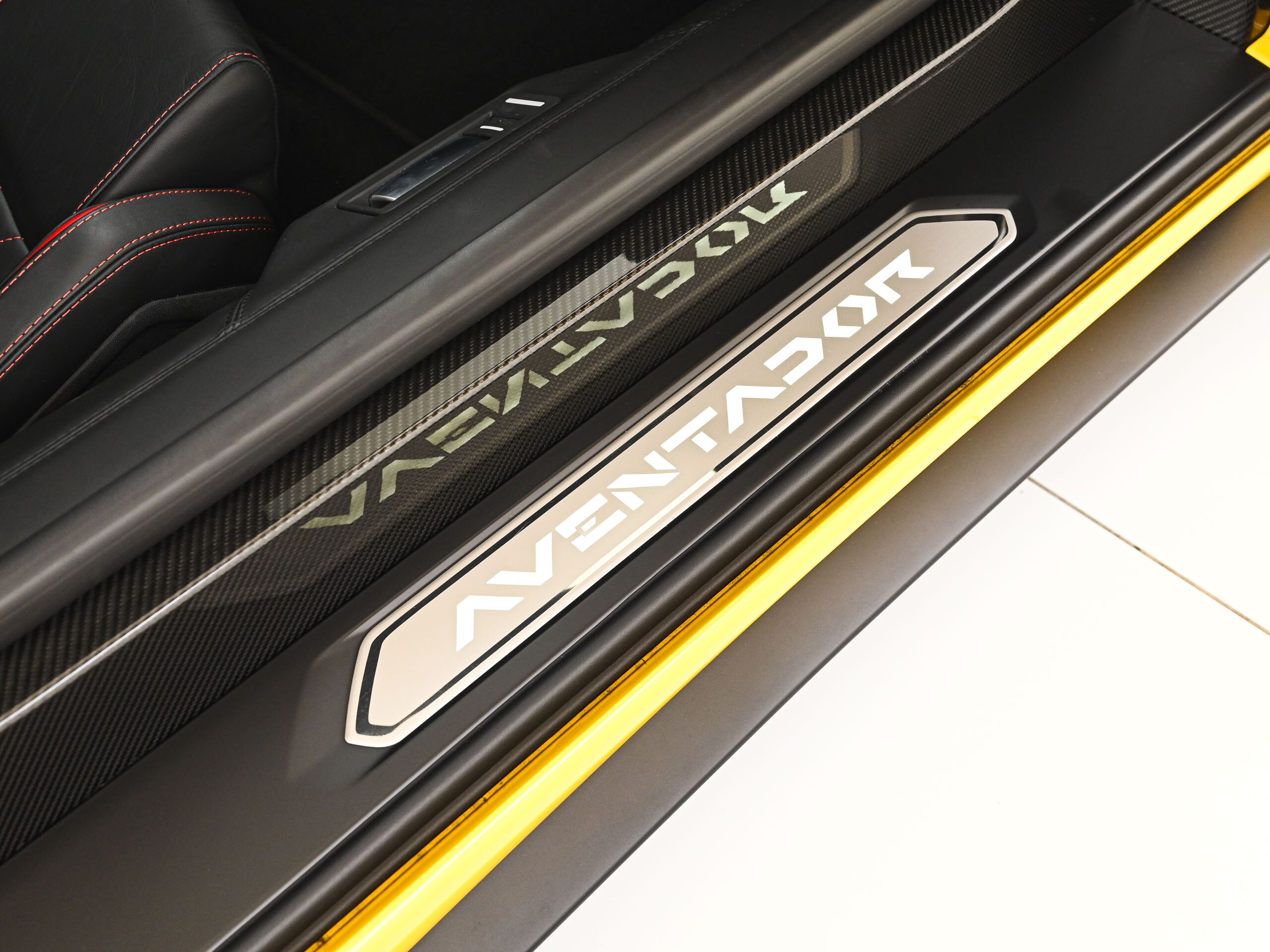 Lamborghini Aventador S (photo: 10)