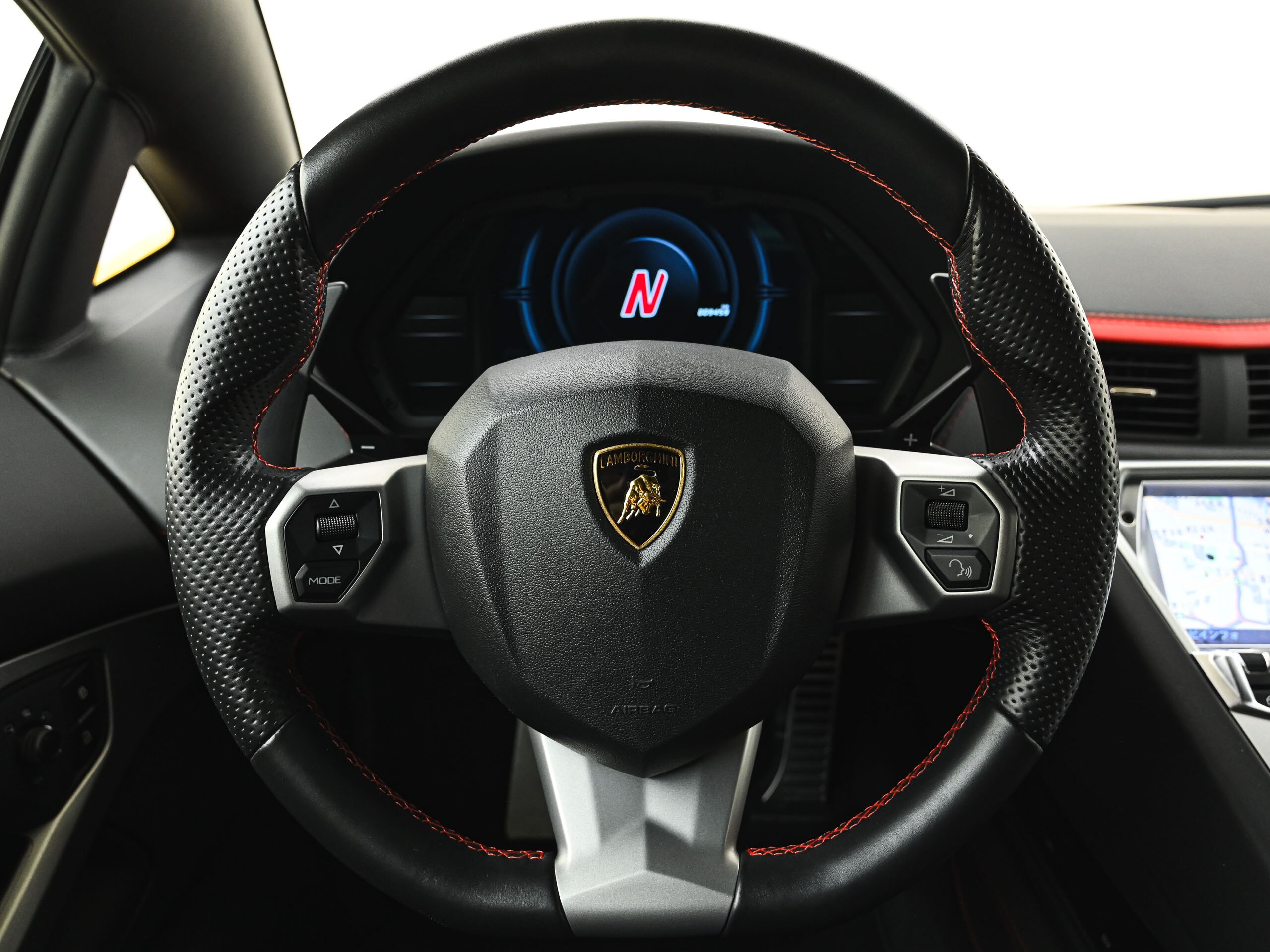 Lamborghini Aventador S (photo: 11)