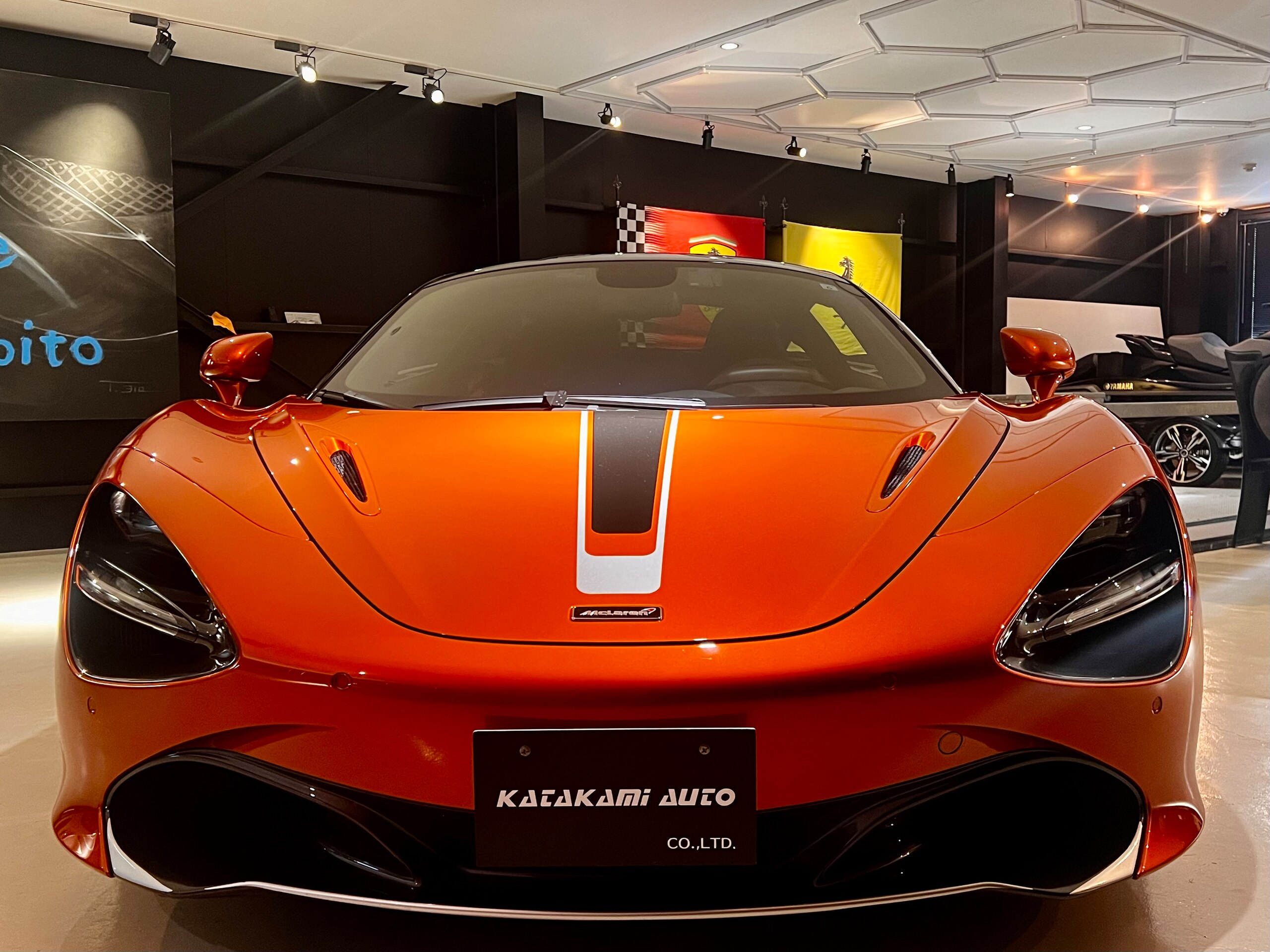 McLaren 720S (photo: 1)