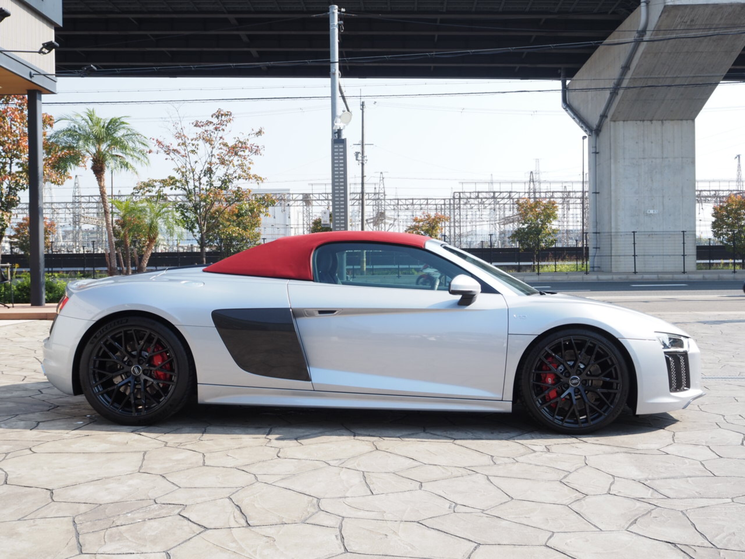 Audi R8 Spyder (photo: 5)