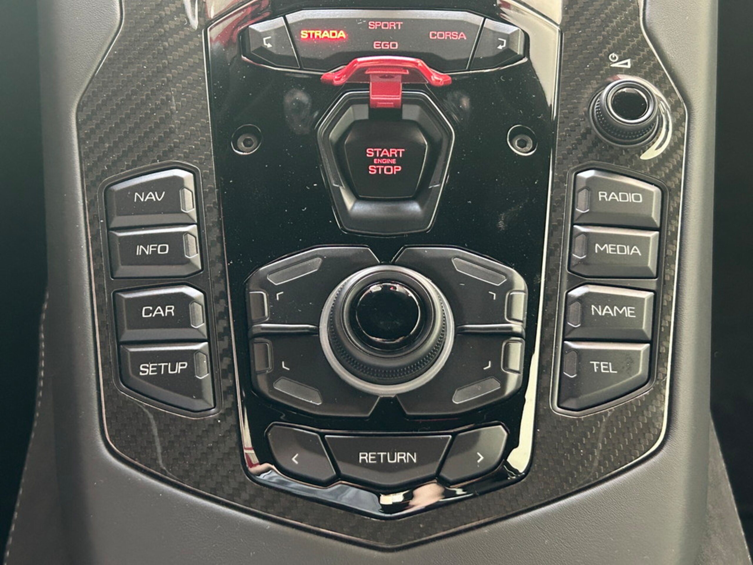 Lamborghini Aventador S (photo: 12)