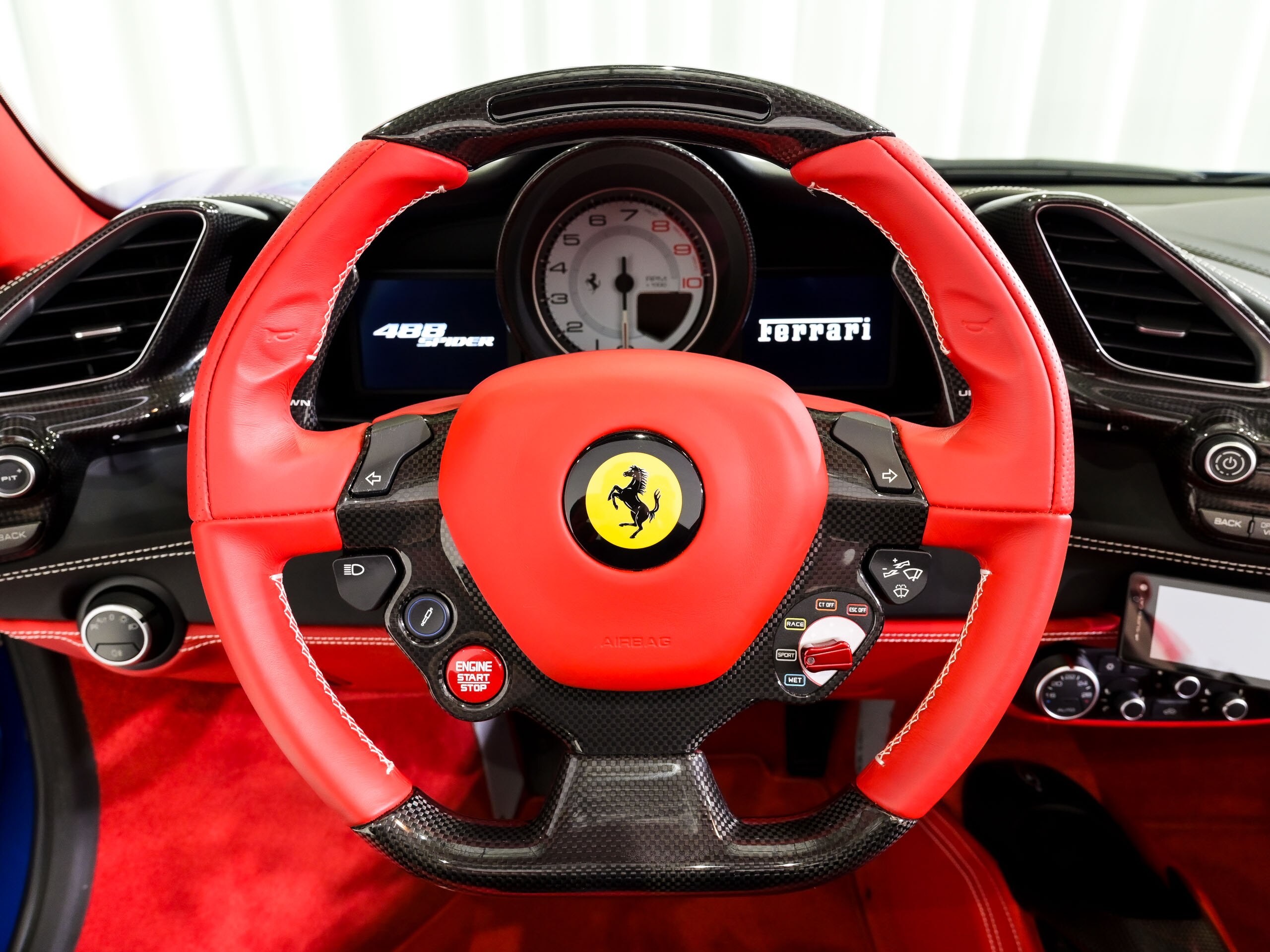 Ferrari 488 Spider (photo: 13)
