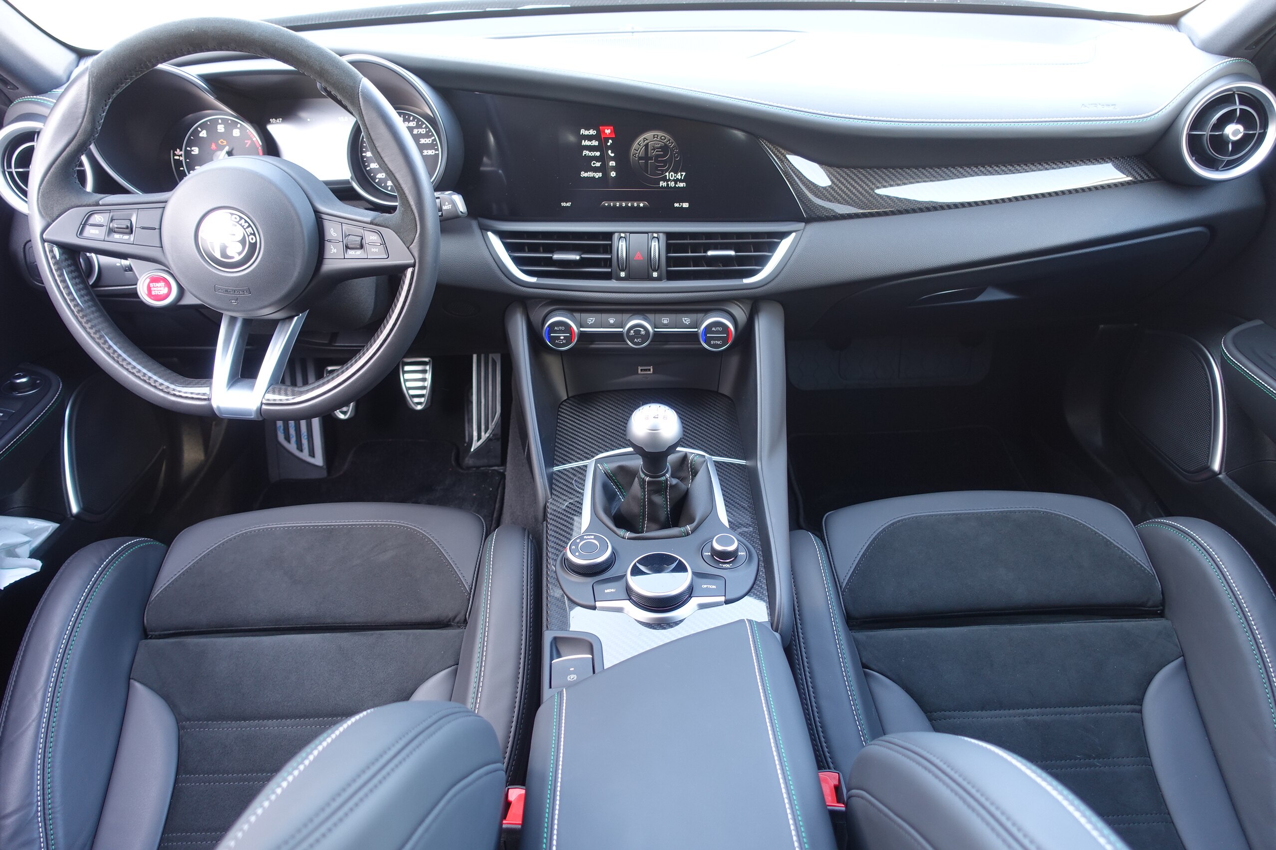 Alfa Romeo Giulia Quadrifoglio (photo: 7)