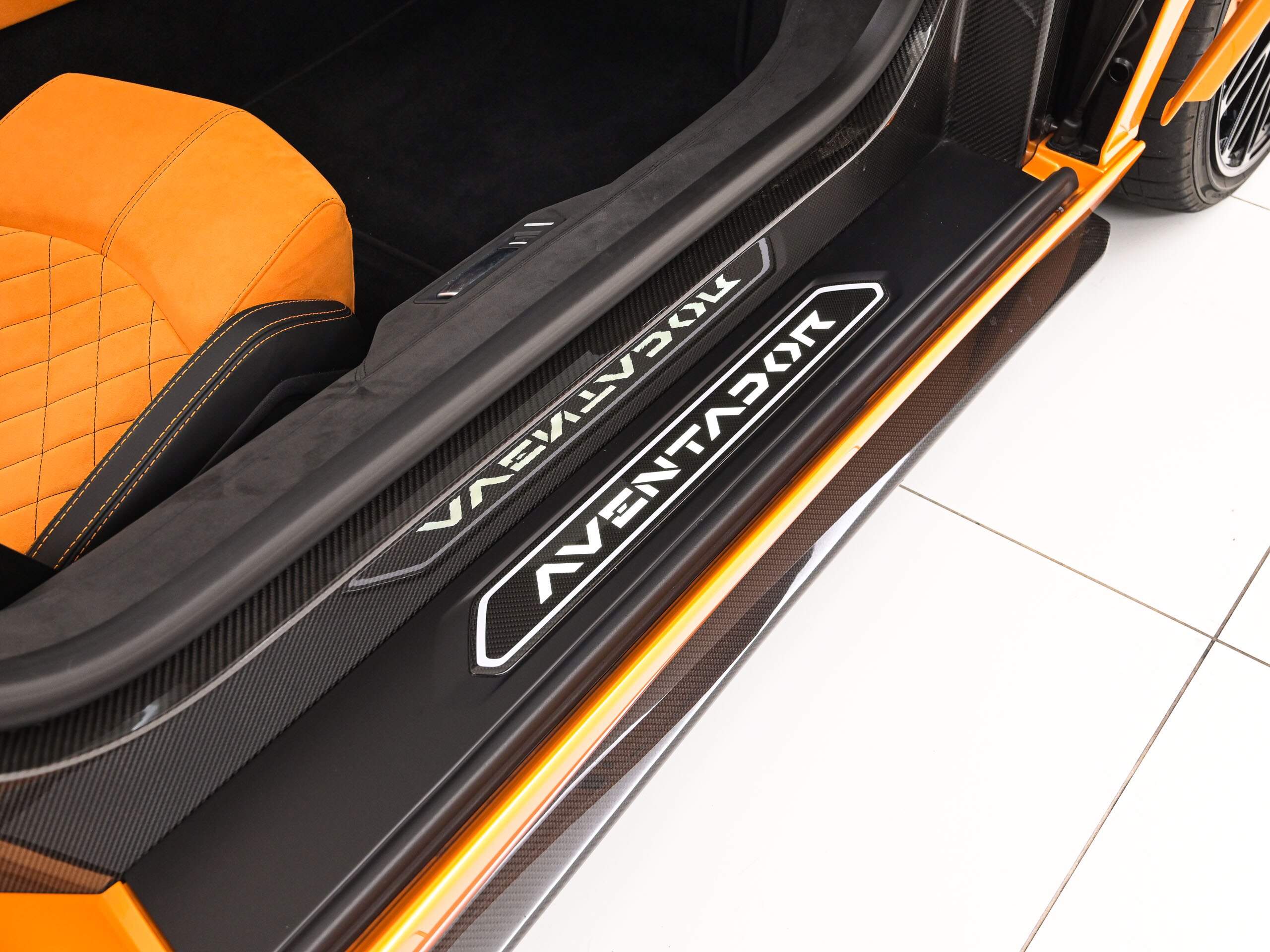 Lamborghini Aventador Roadster S (photo: 14)