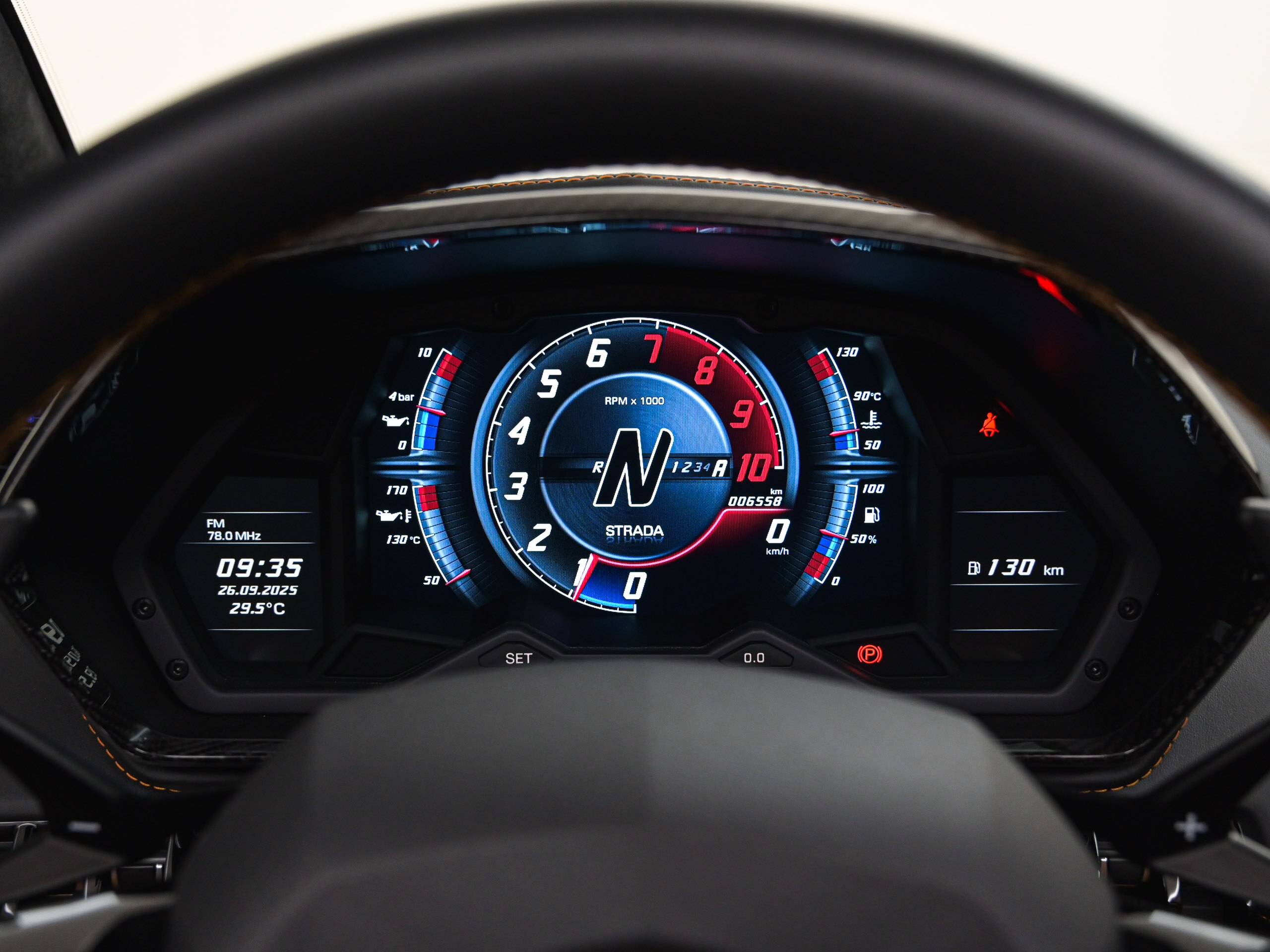 Lamborghini Aventador Roadster S (photo: 18)