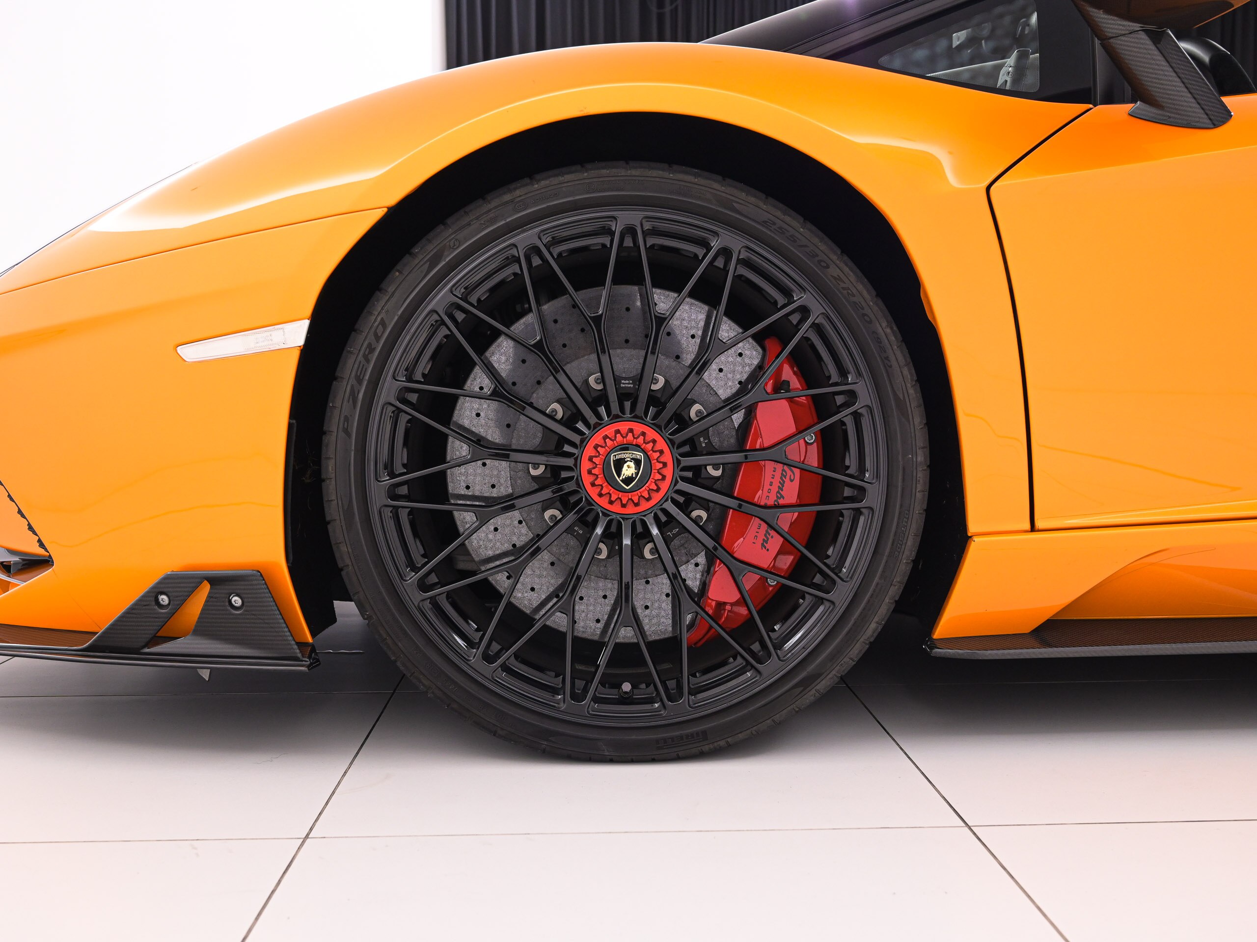 Lamborghini Aventador Roadster S (photo: 22)