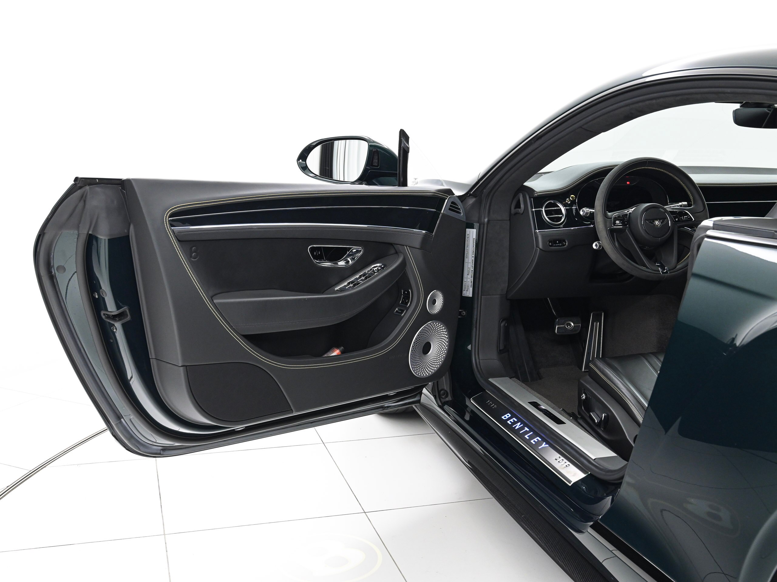 Bentley Continental GT Number 9 Edition by Mulliner (photo: 5)