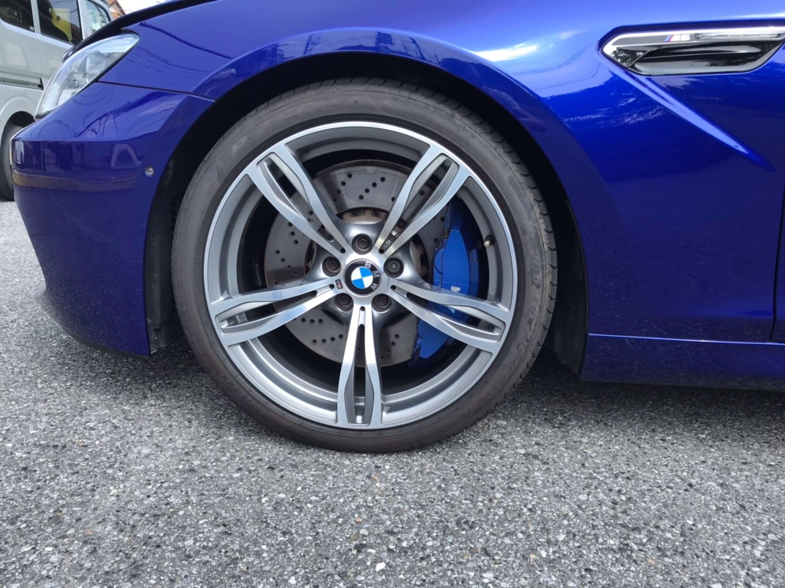 BMW M6 (photo: 17)