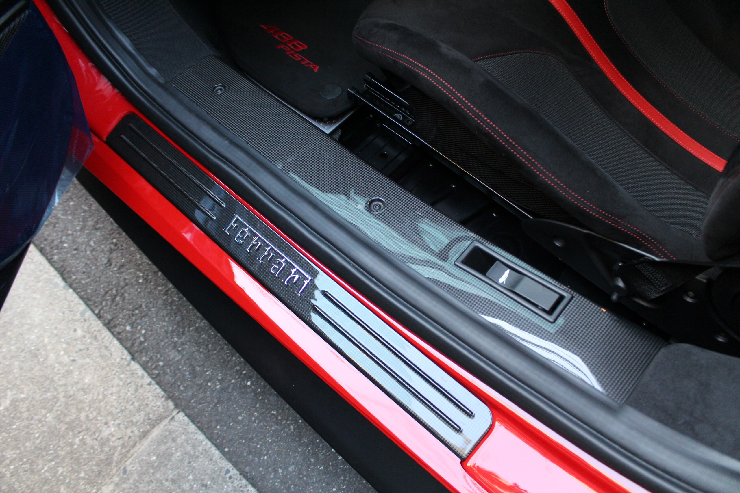 Ferrari 488 Pista (photo: 7)