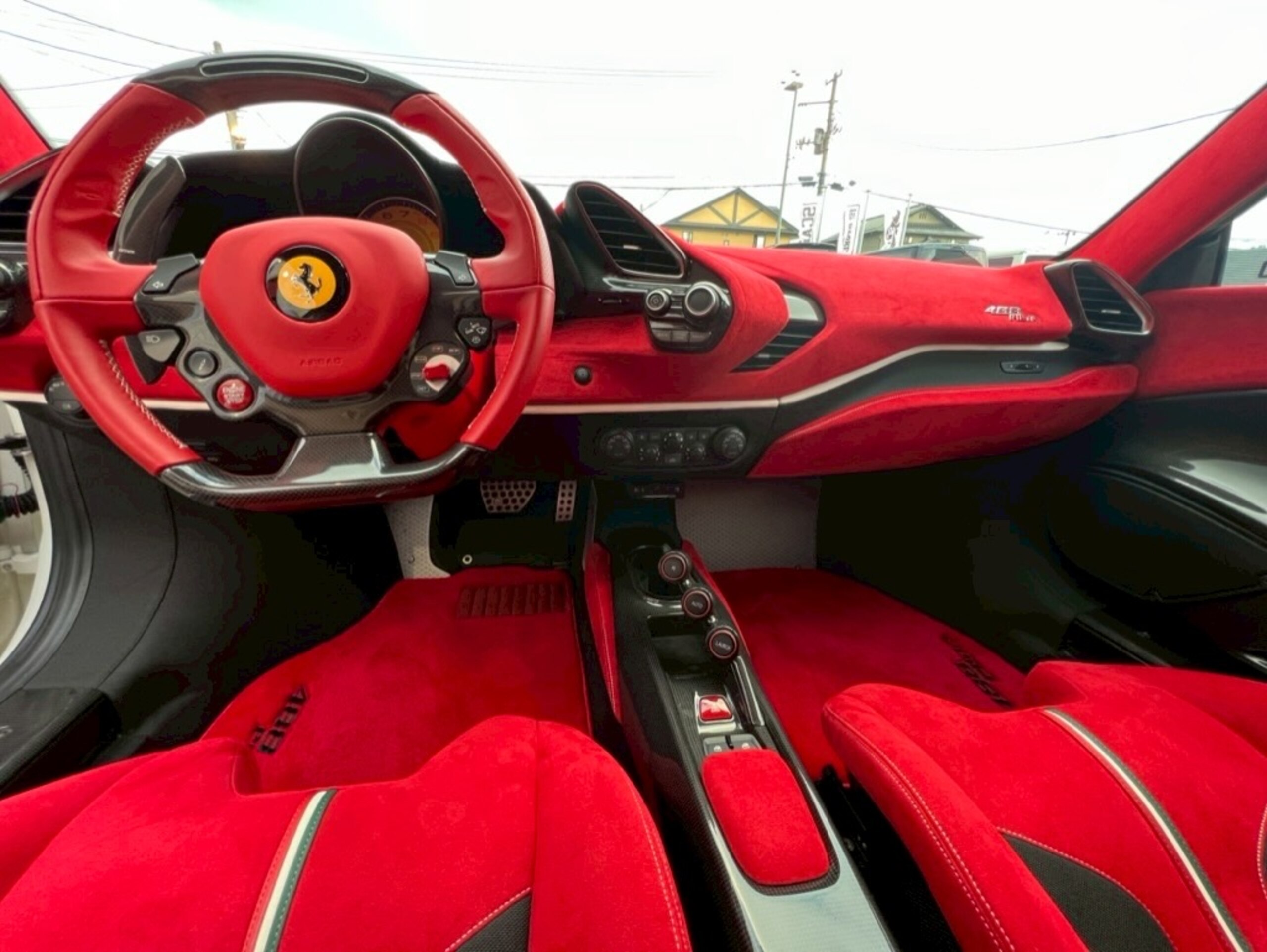 Ferrari 488 Pista (photo: 11)