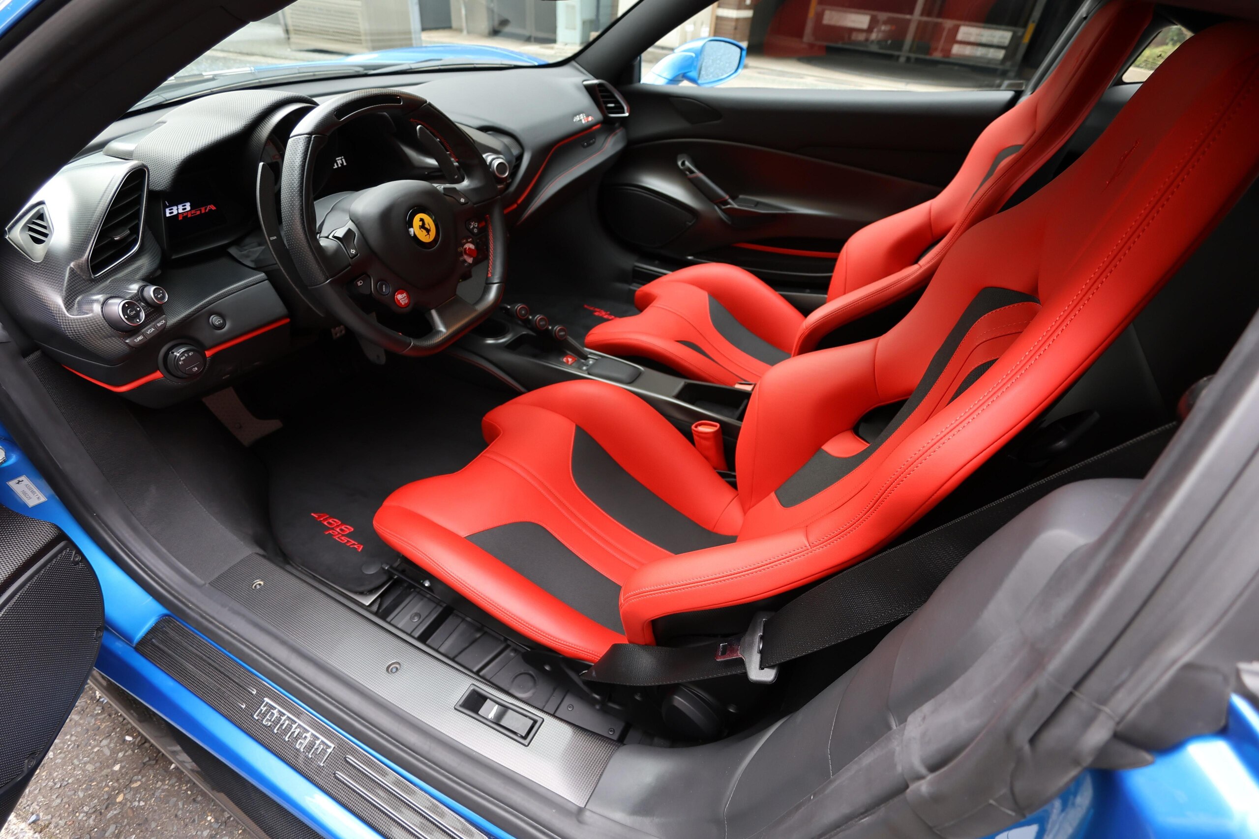 Ferrari 488 Pista (photo: 6)