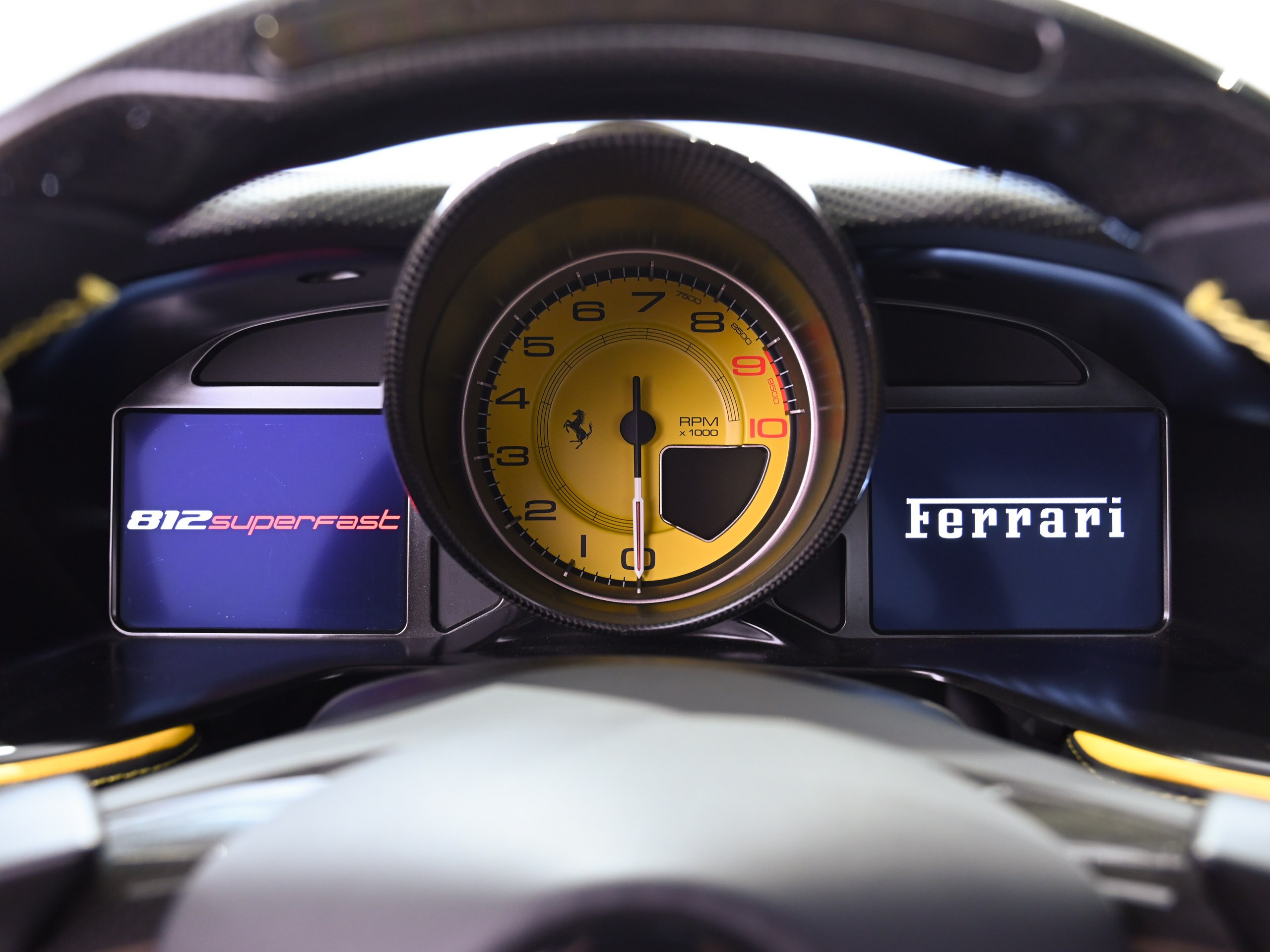 Ferrari 812 Superfast (photo: 11)