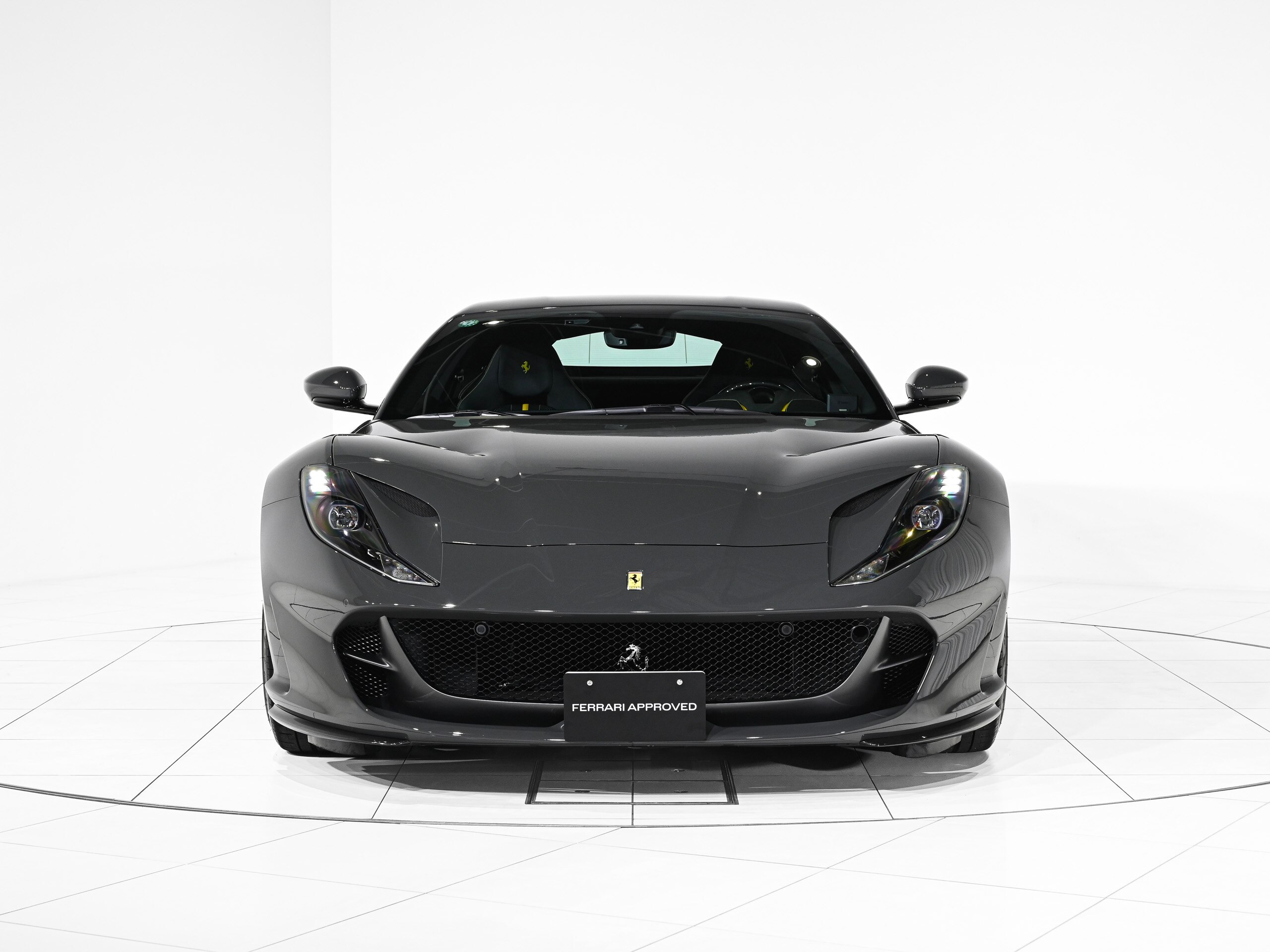 Ferrari 812 Superfast (photo: 1)