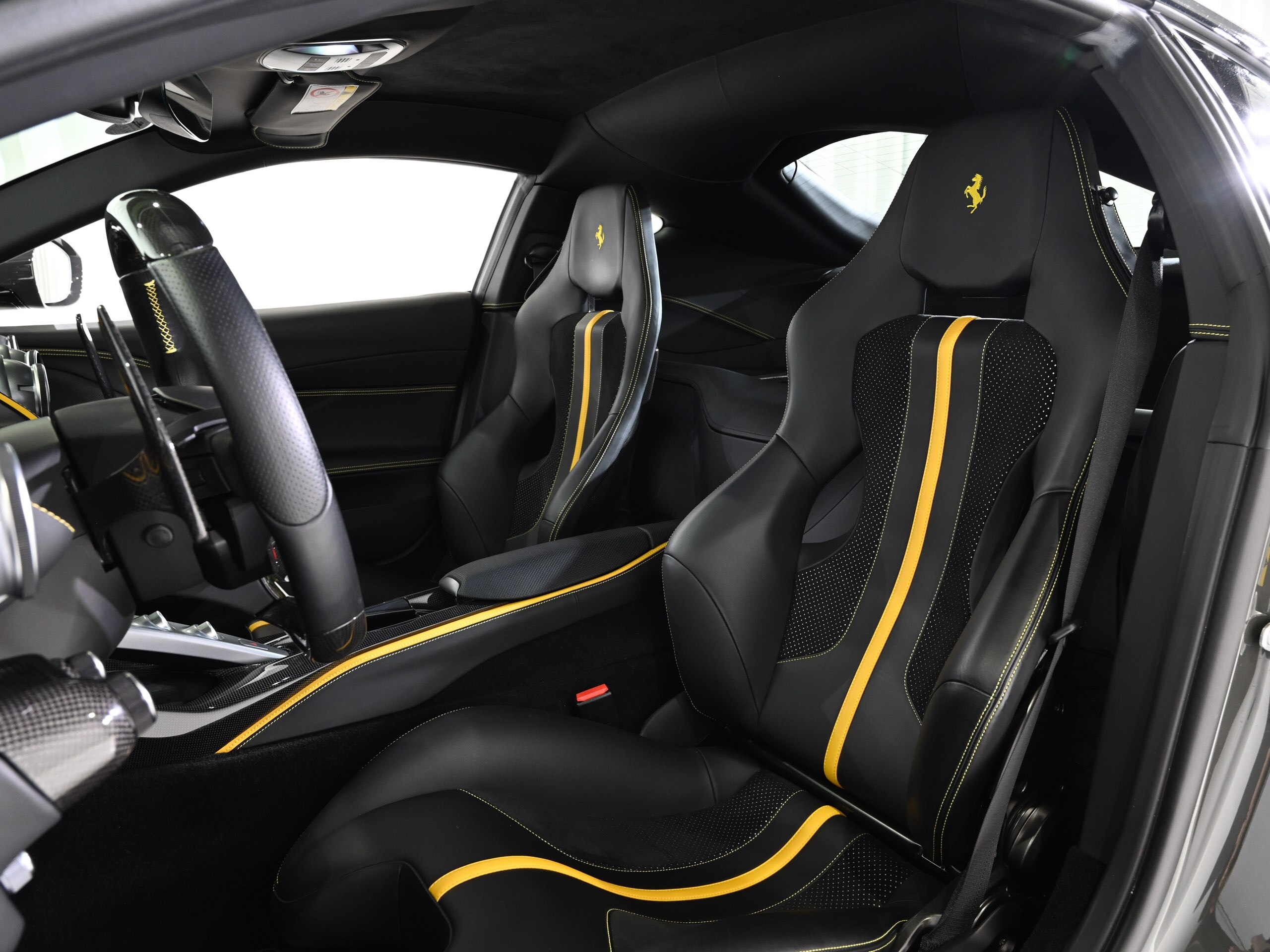 Ferrari 812 Superfast (photo: 7)